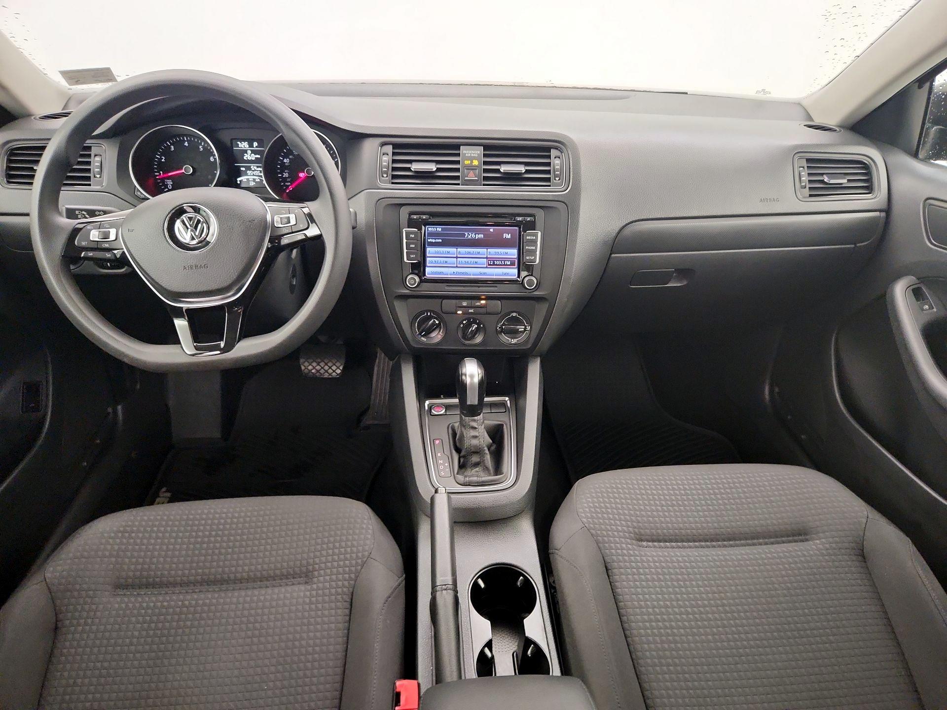 Thumbnail: 2015 Volkswagen Jetta - 9