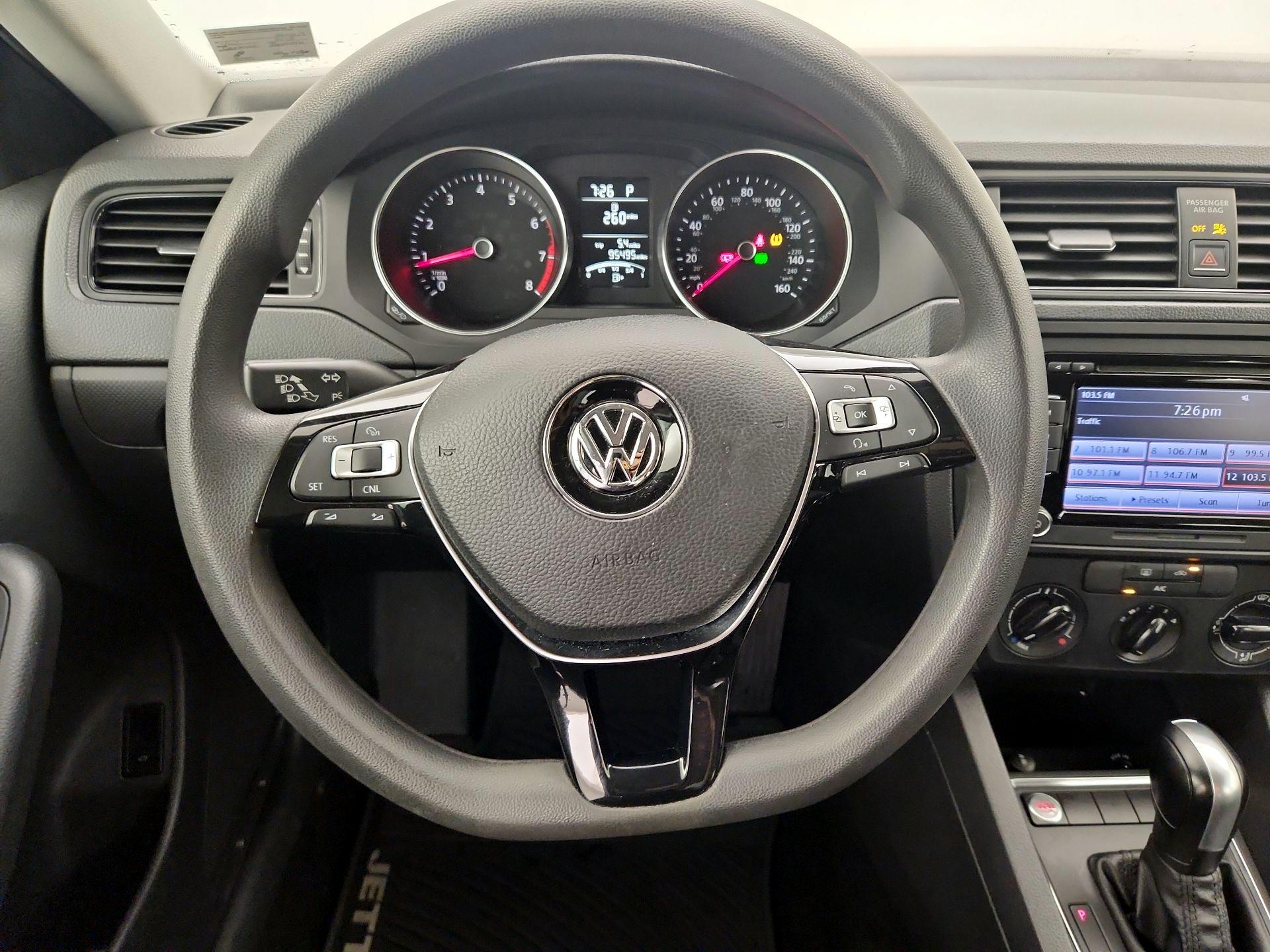 Thumbnail: 2015 Volkswagen Jetta - 10