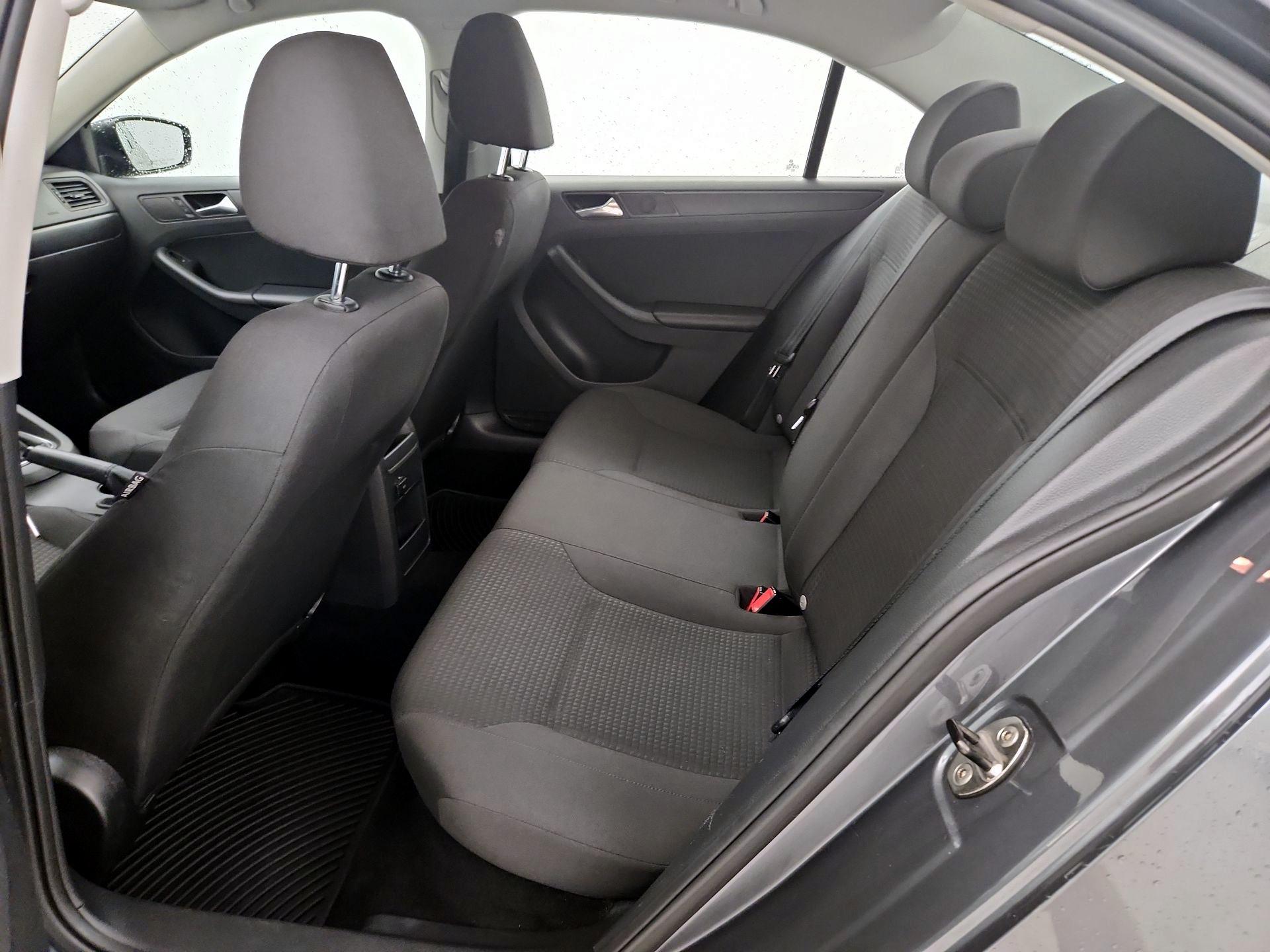 Thumbnail: 2015 Volkswagen Jetta - 19