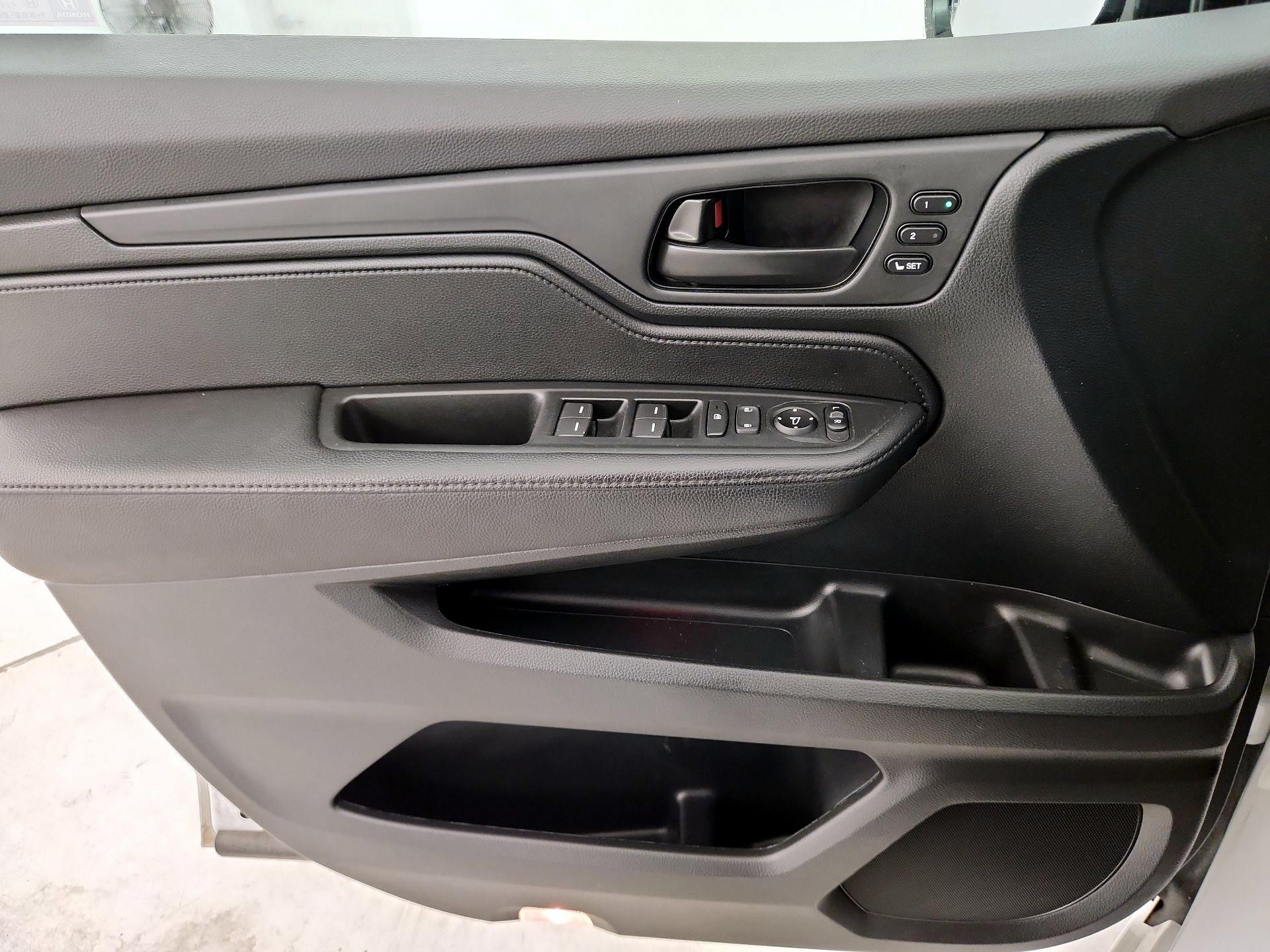Thumbnail: 2023 Honda Odyssey - 12