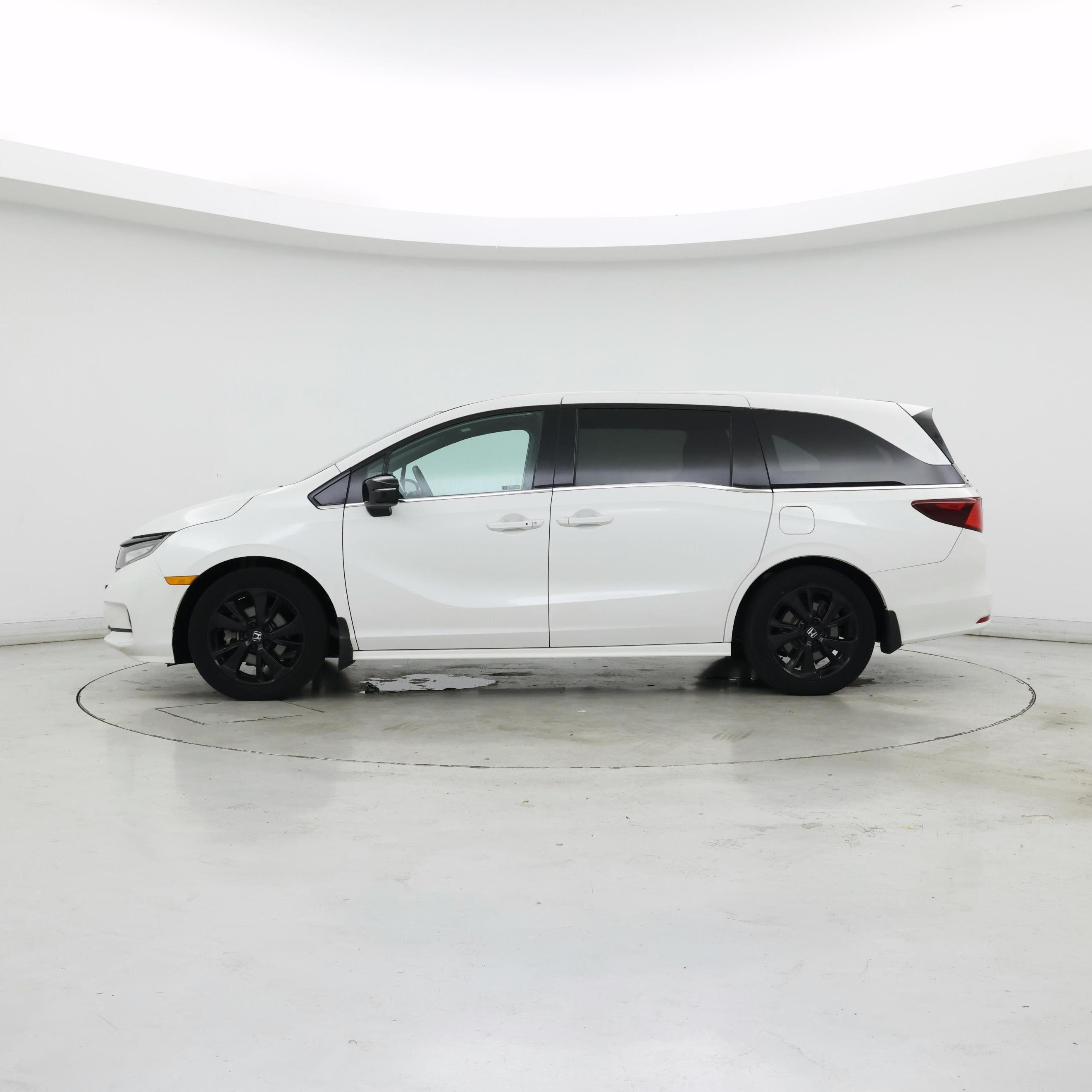 Thumbnail: 2023 Honda Odyssey - 3