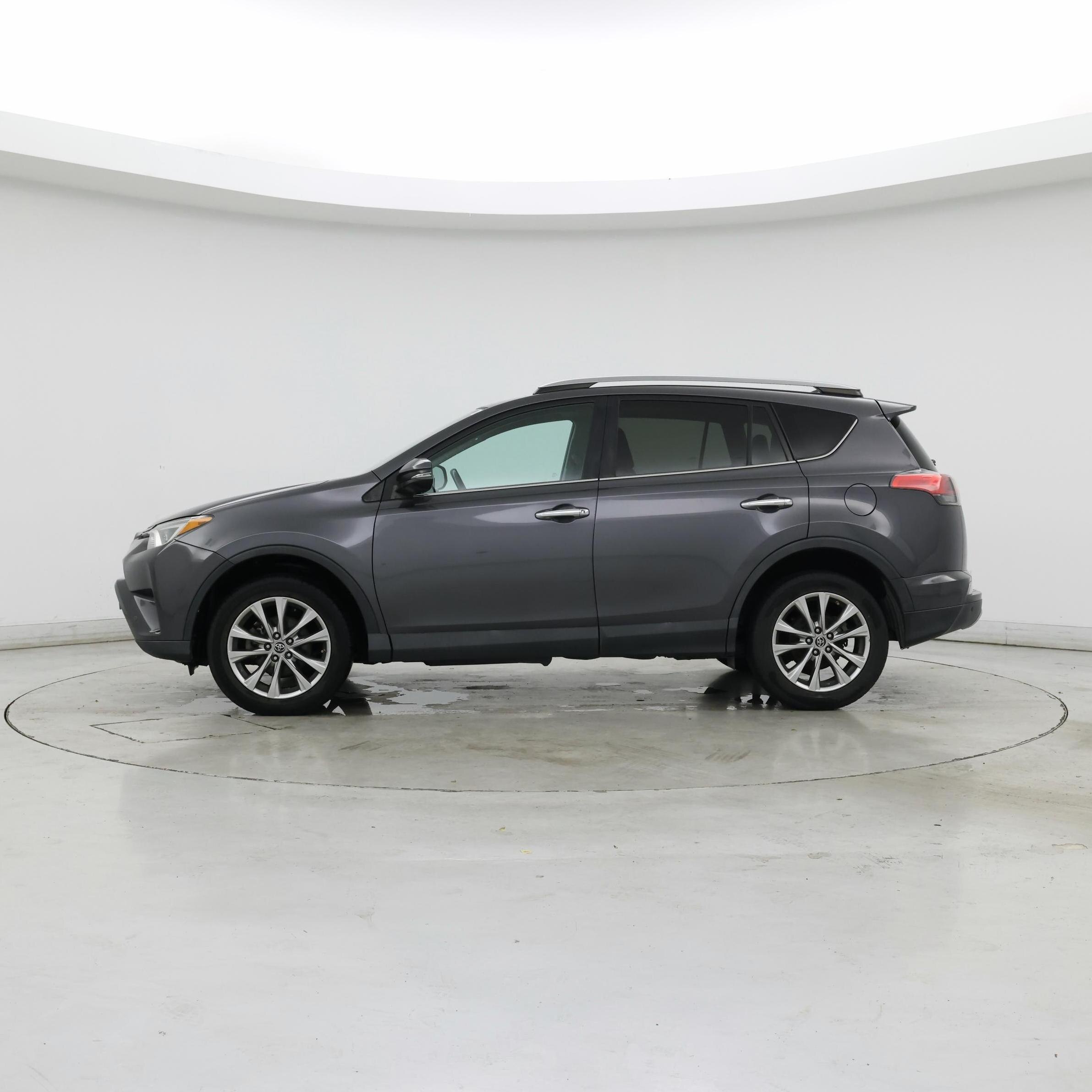 Thumbnail: 2017 Toyota RAV4 - 3