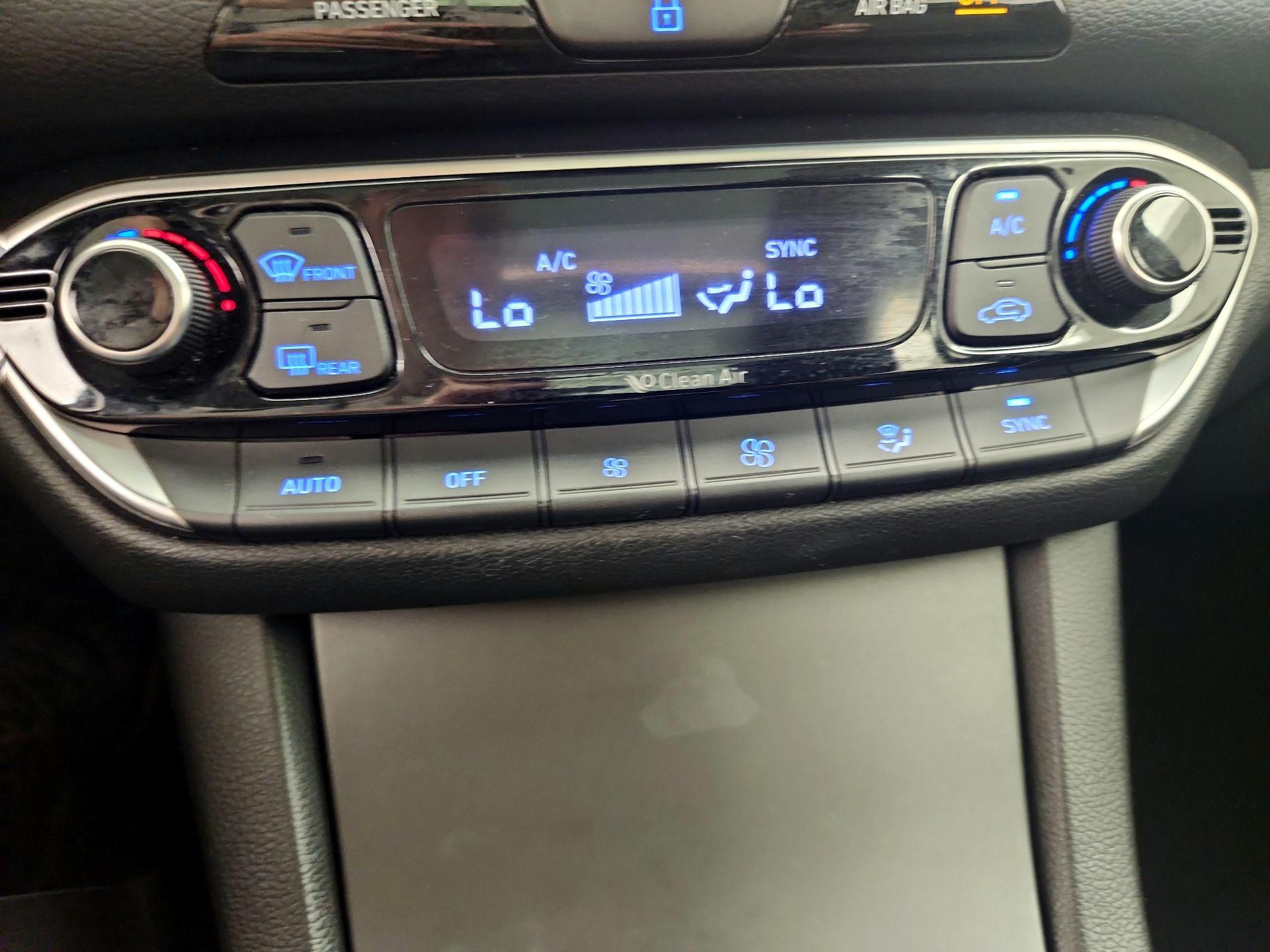 Thumbnail: 2018 Hyundai Elantra - 17