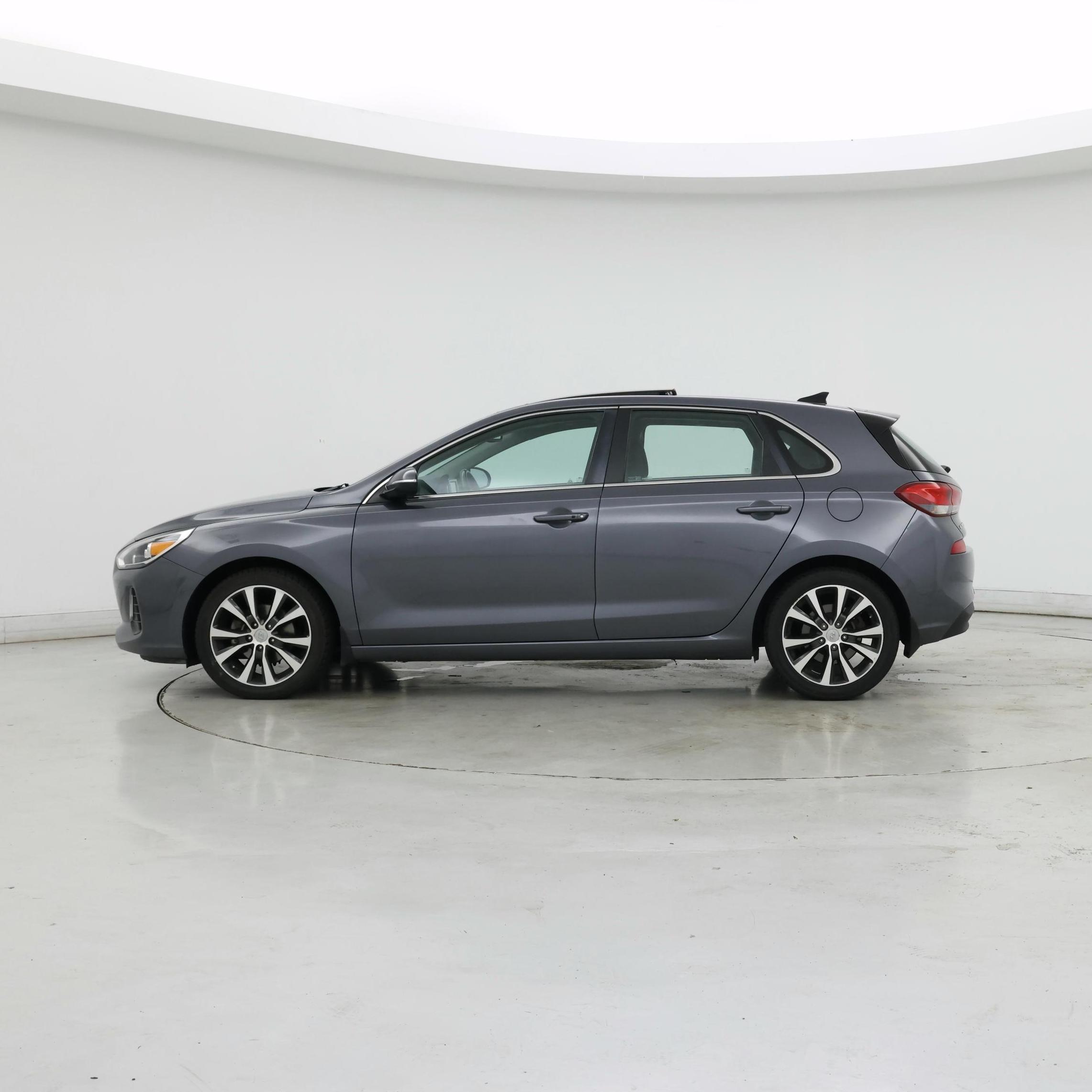 Thumbnail: 2018 Hyundai Elantra - 3