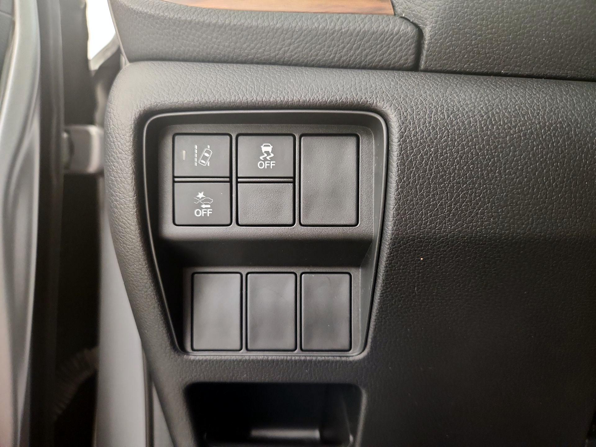 Thumbnail: 2017 Honda CR-V - 13