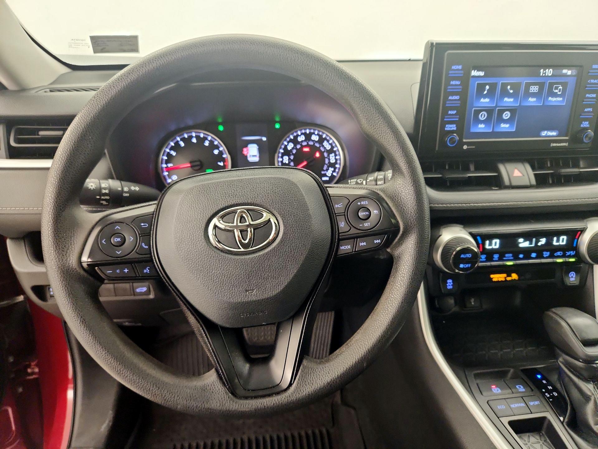 Thumbnail: 2021 Toyota RAV4 - 10