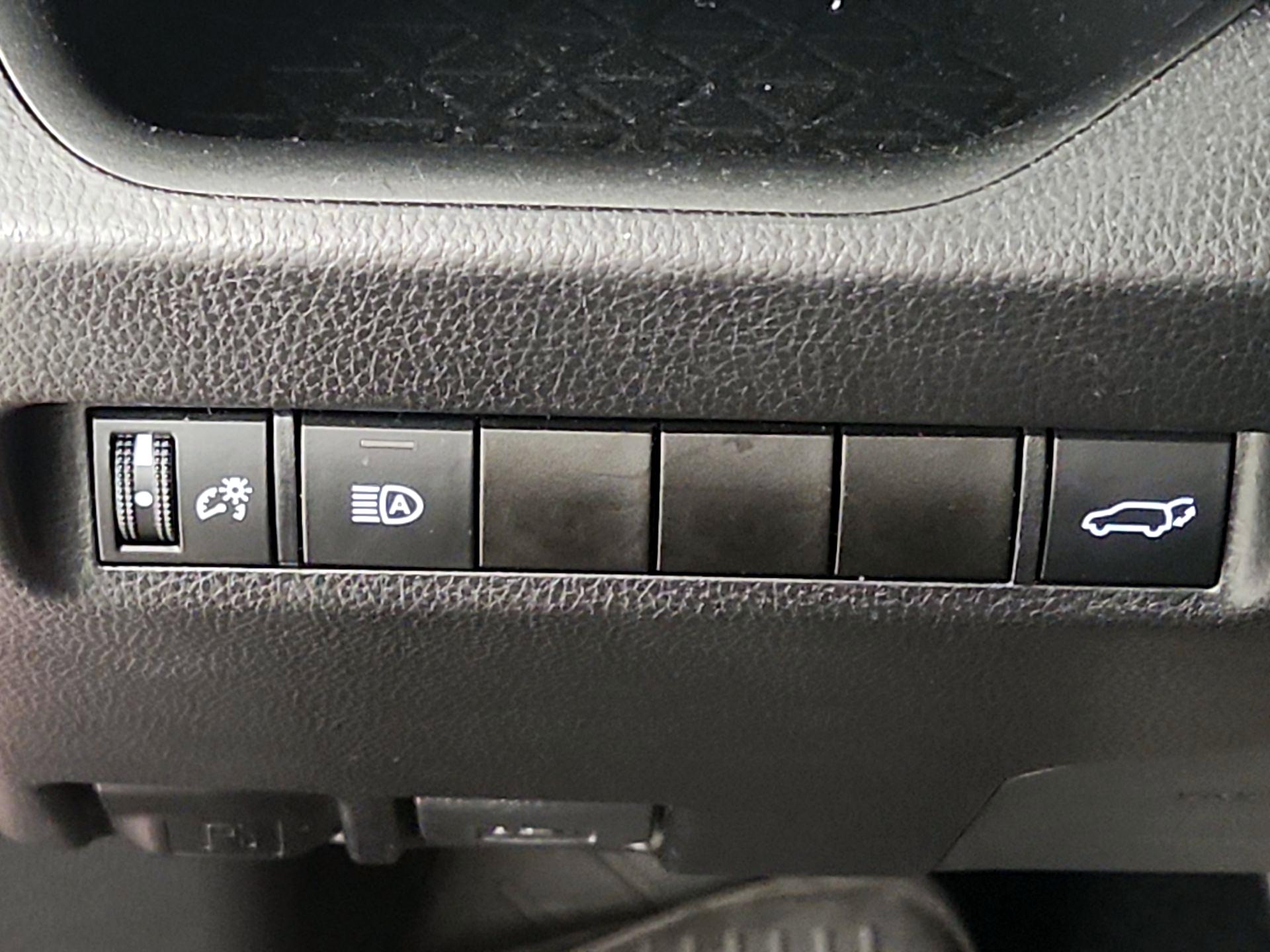 Thumbnail: 2021 Toyota RAV4 - 13