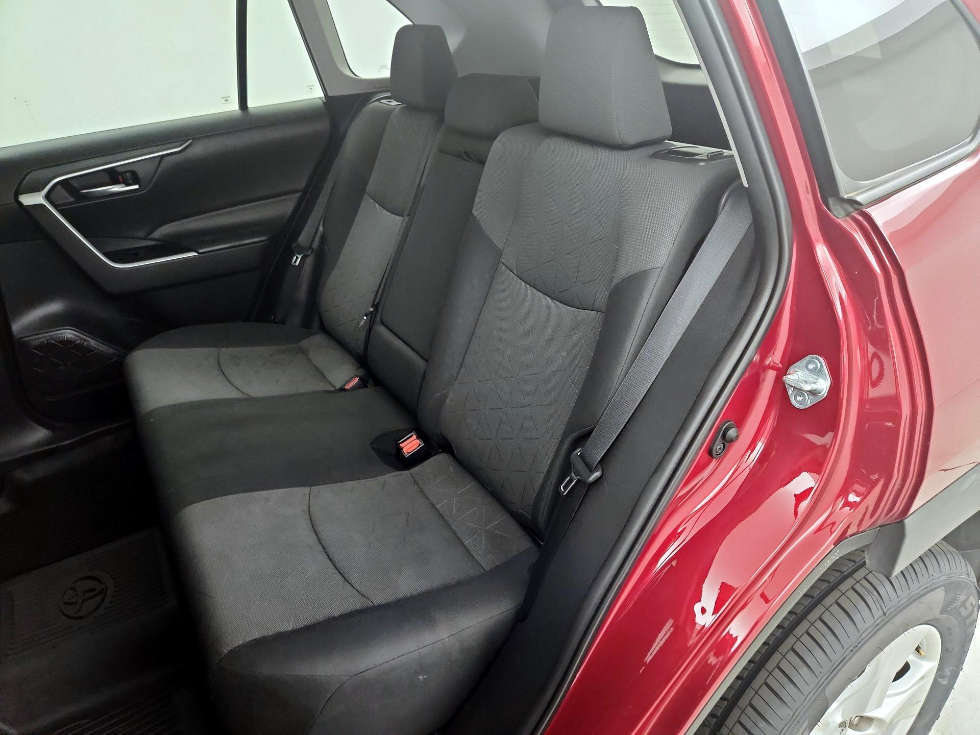 Thumbnail: 2021 Toyota RAV4 - 20
