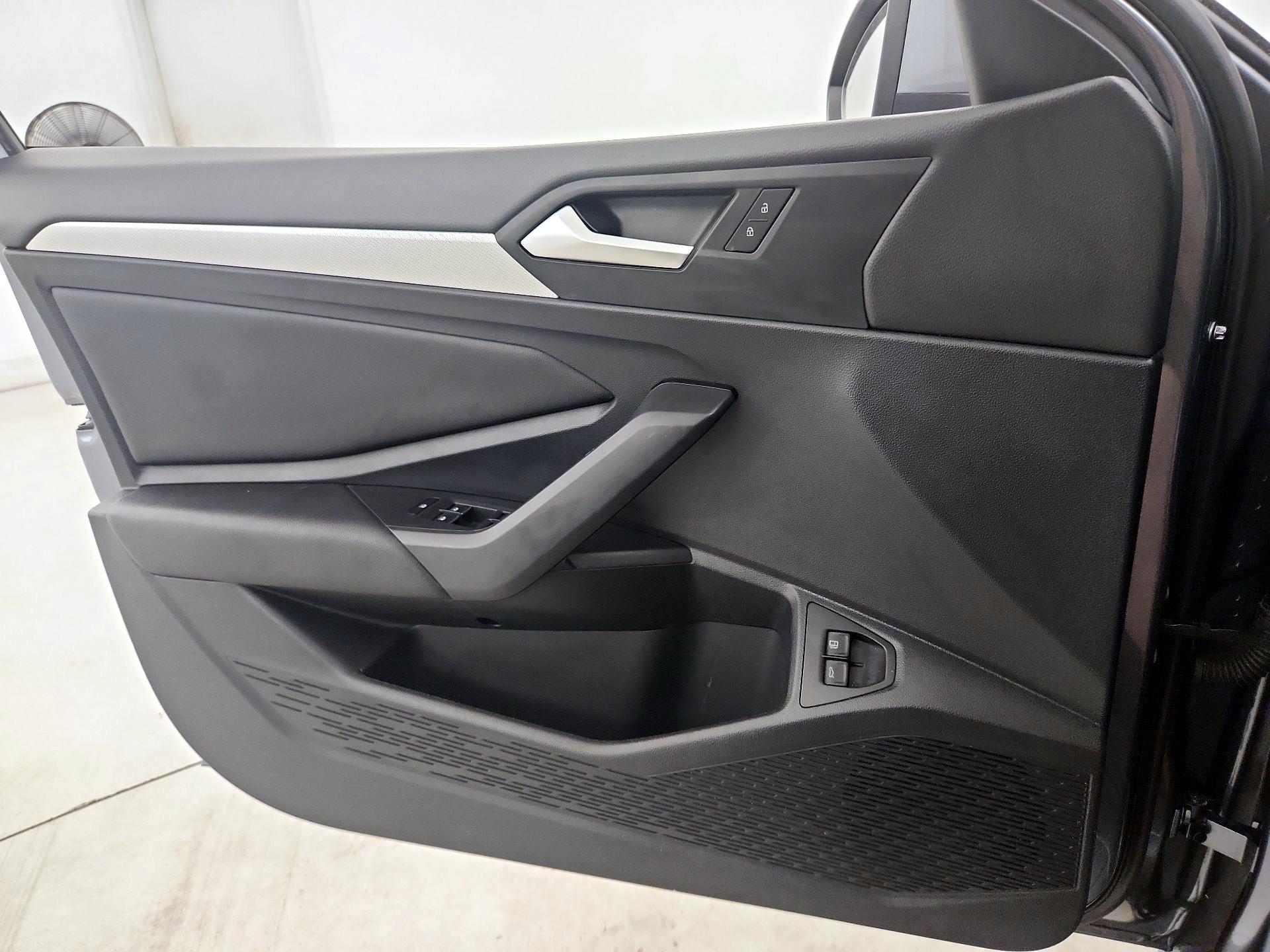 Thumbnail: 2021 Volkswagen Jetta - 12
