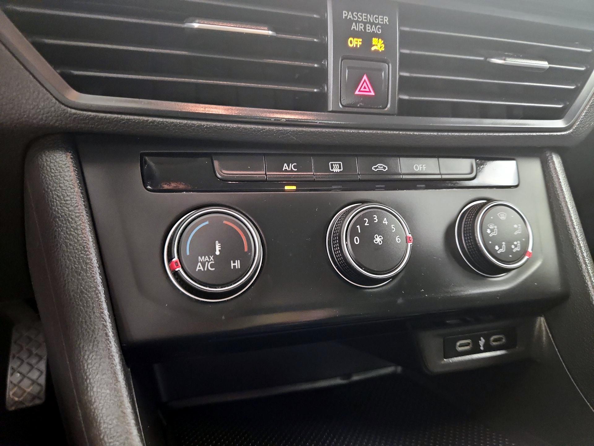 Thumbnail: 2021 Volkswagen Jetta - 16