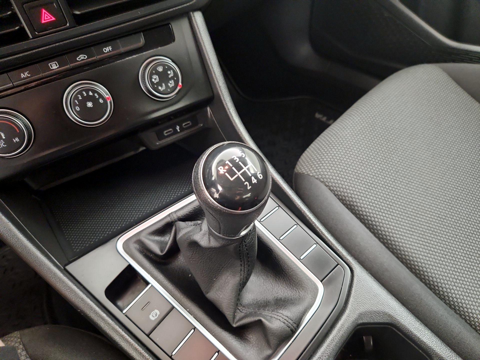 Thumbnail: 2021 Volkswagen Jetta - 17
