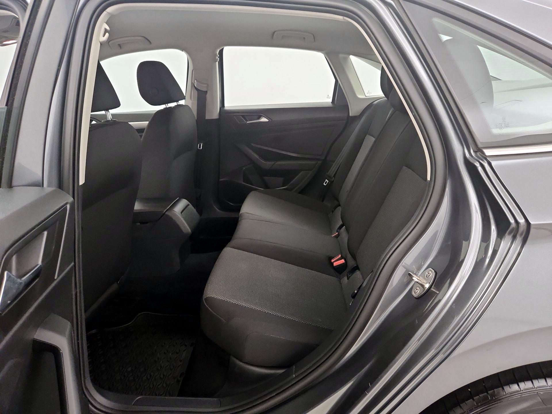 Thumbnail: 2021 Volkswagen Jetta - 19