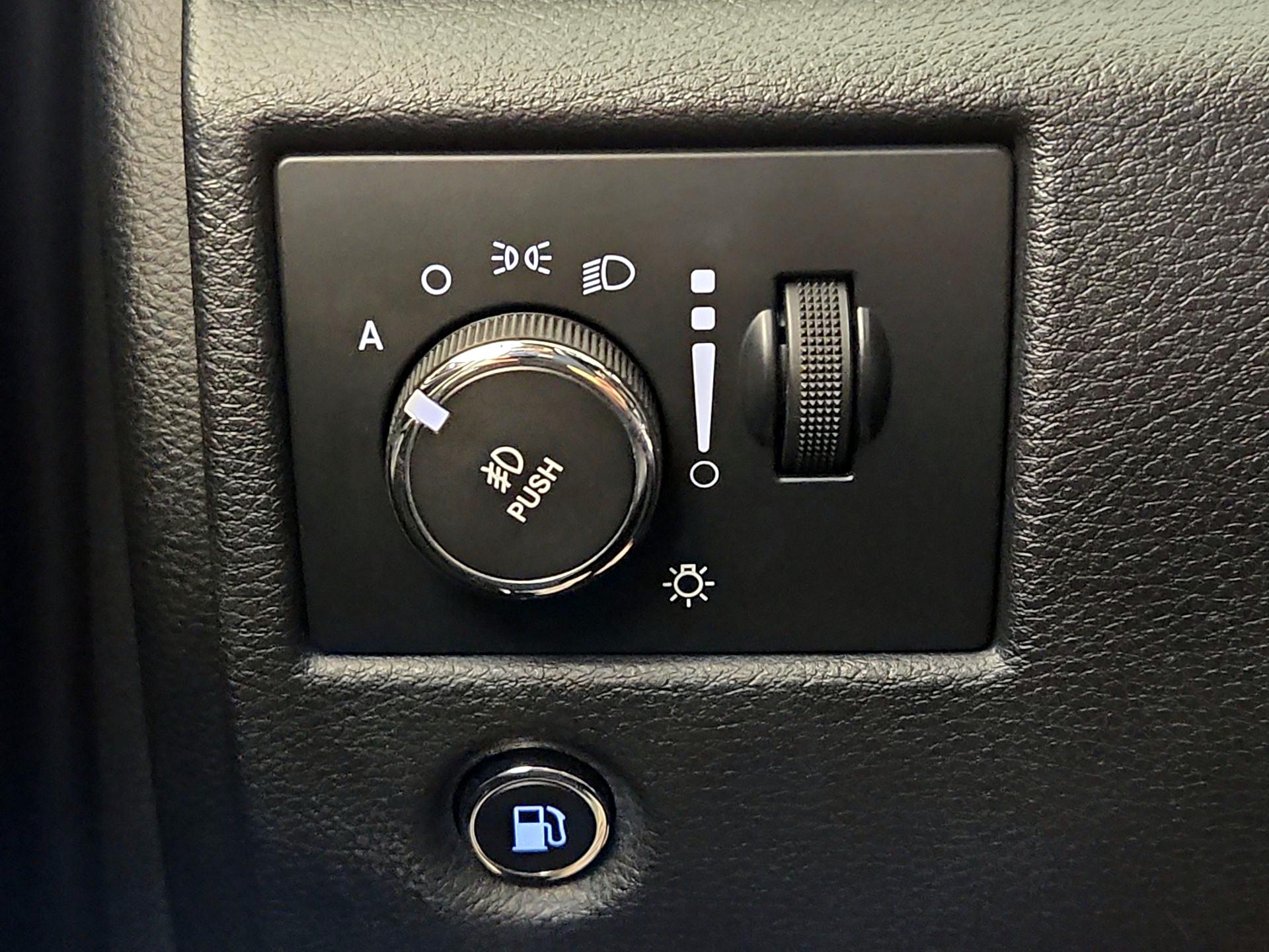 Thumbnail: 2015 Jeep Grand Cherokee - 13