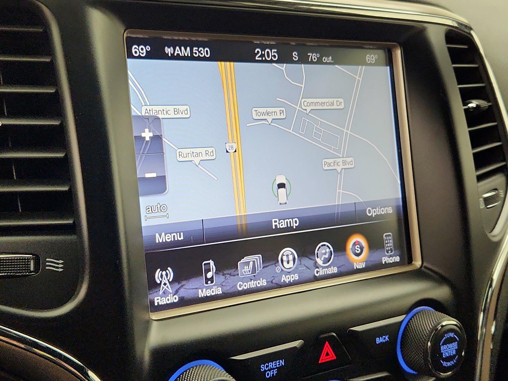 Thumbnail: 2015 Jeep Grand Cherokee - 14