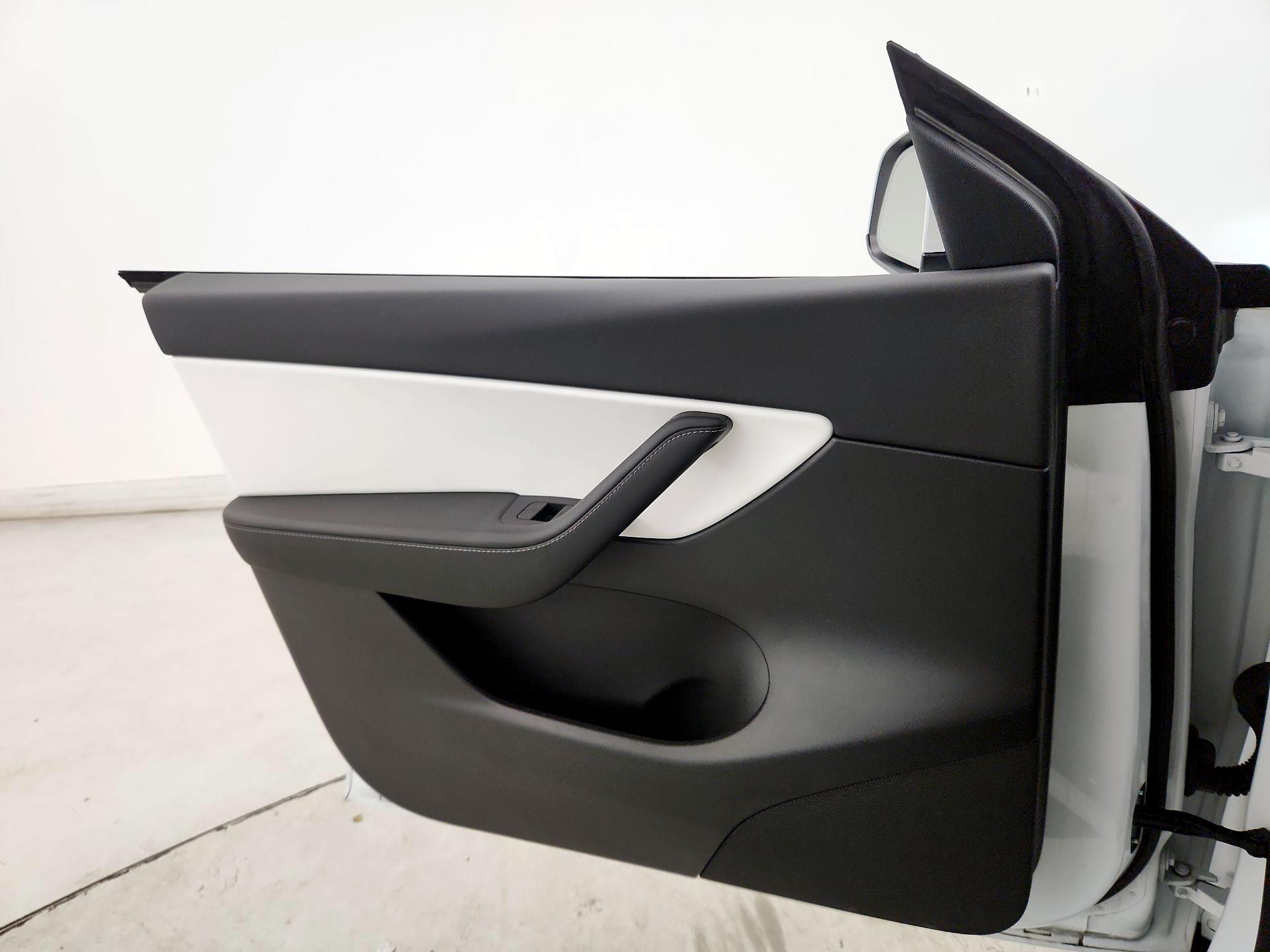 Thumbnail: 2022 Tesla Model Y - 12