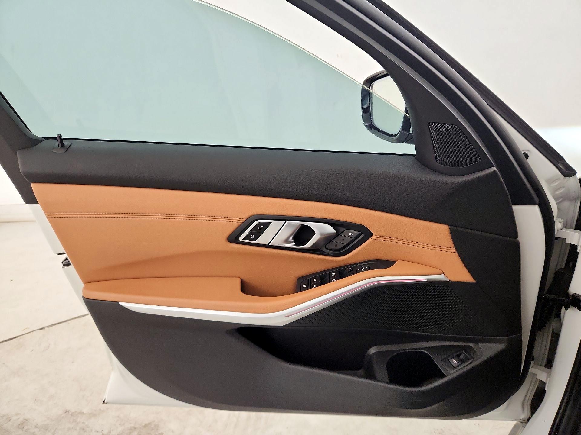 Thumbnail: 2021 BMW 3 Series - 12