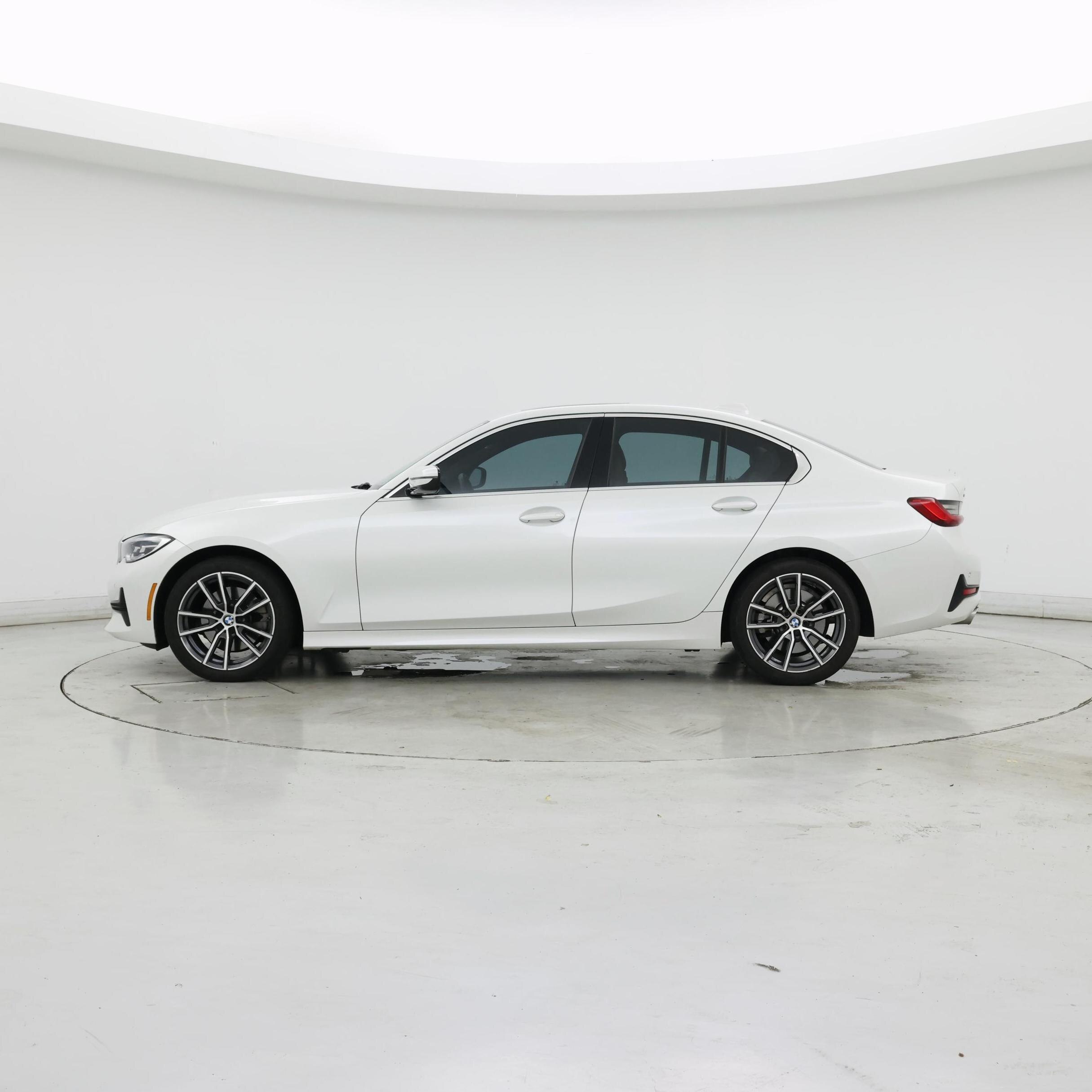 Thumbnail: 2021 BMW 3 Series - 3