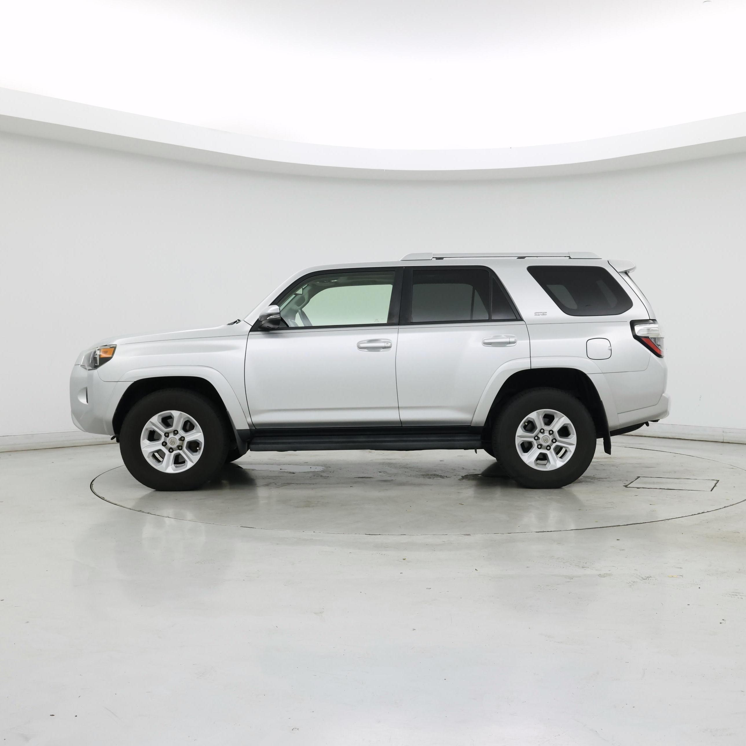 Thumbnail: 2014 Toyota 4Runner - 3