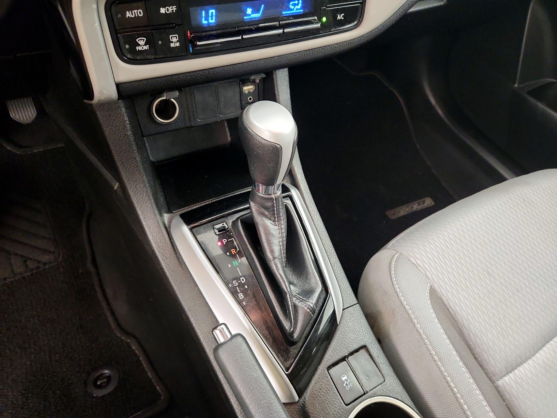 Thumbnail: 2019 Toyota Corolla - 17