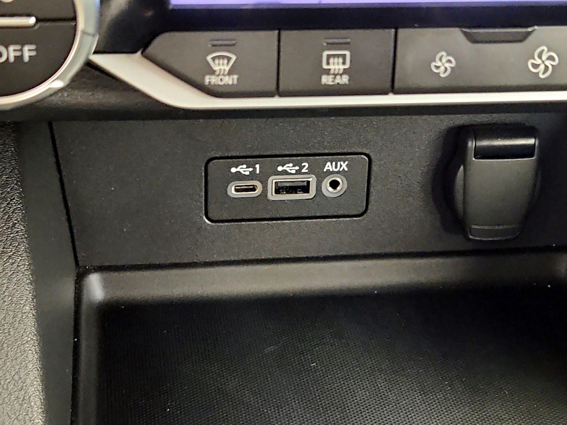 Thumbnail: 2020 Nissan Sentra - 18