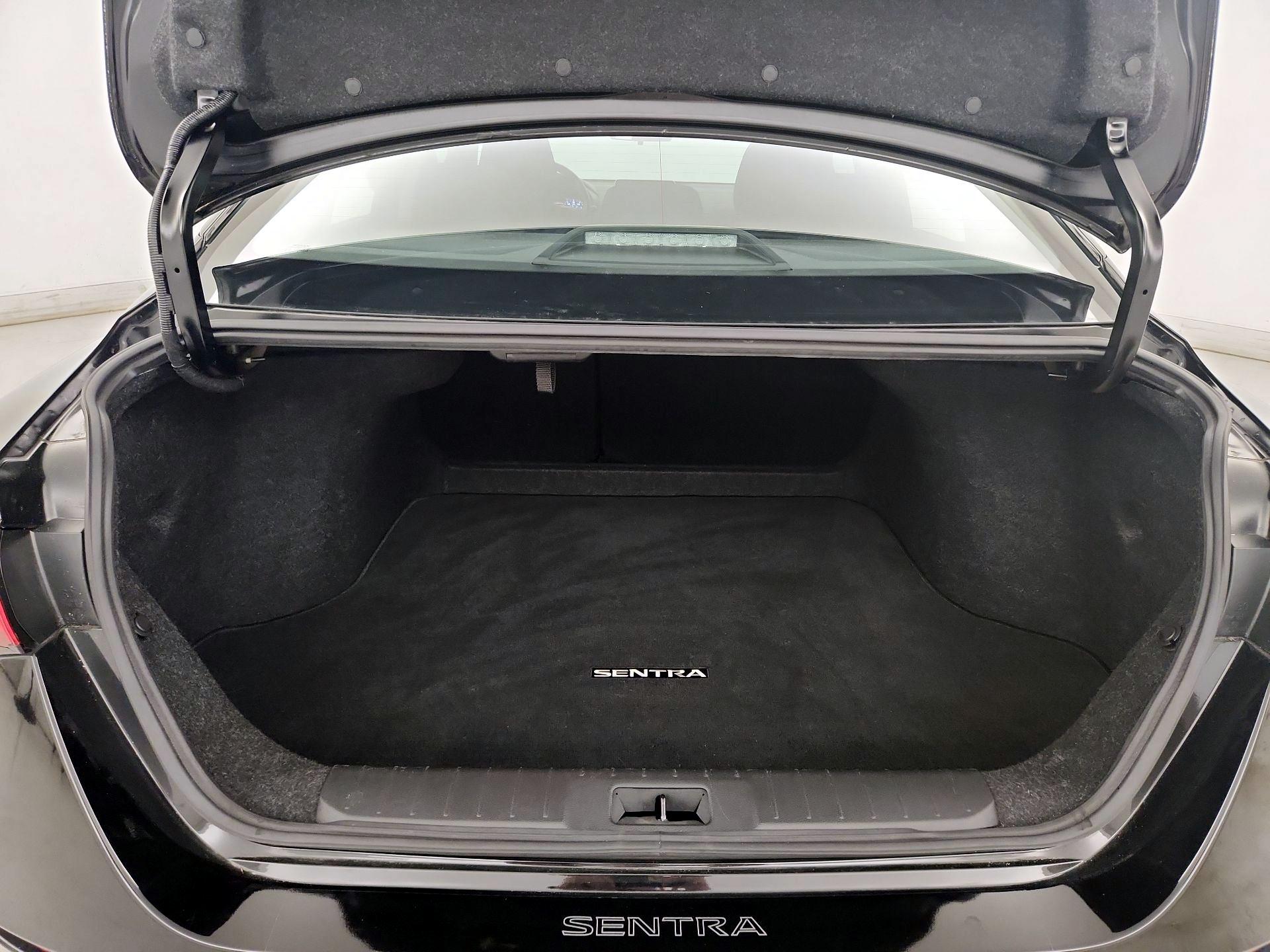 Thumbnail: 2020 Nissan Sentra - 20