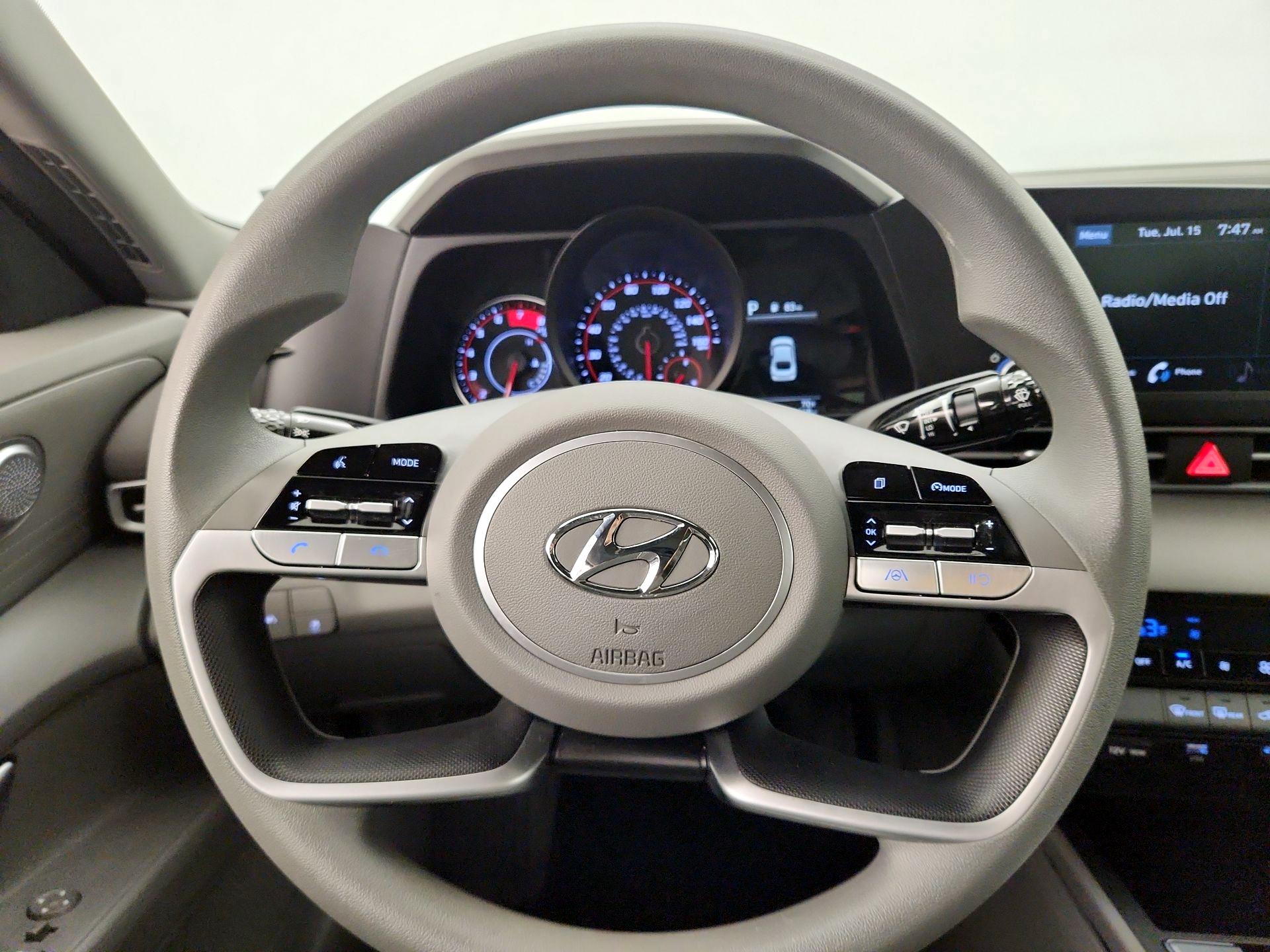 Thumbnail: 2023 Hyundai Elantra - 10