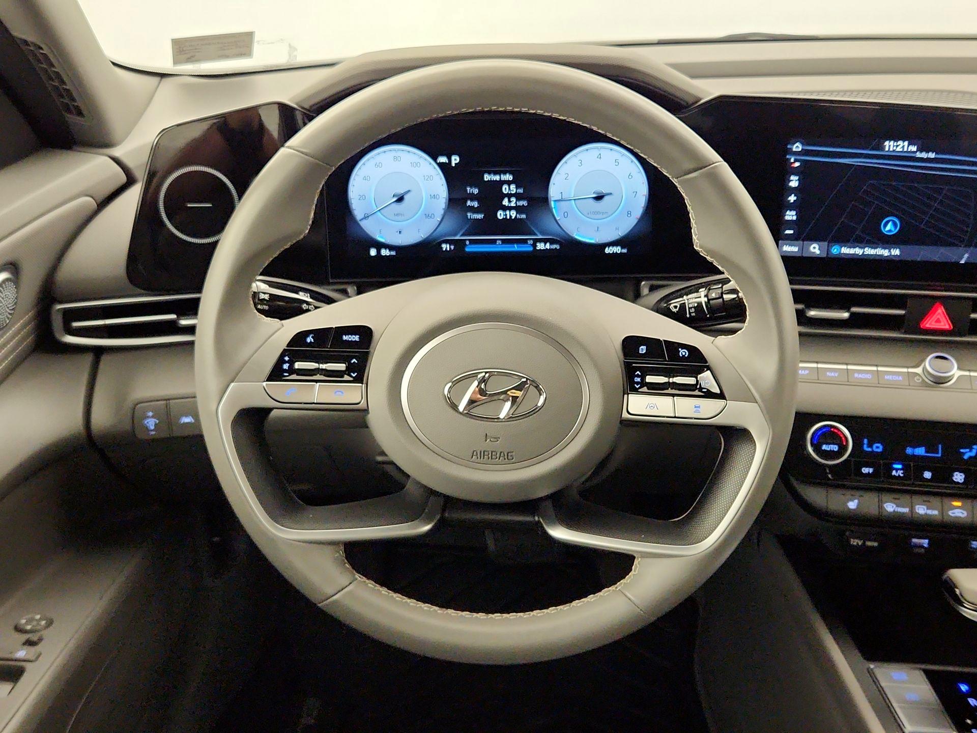 Thumbnail: 2023 Hyundai Elantra - 10