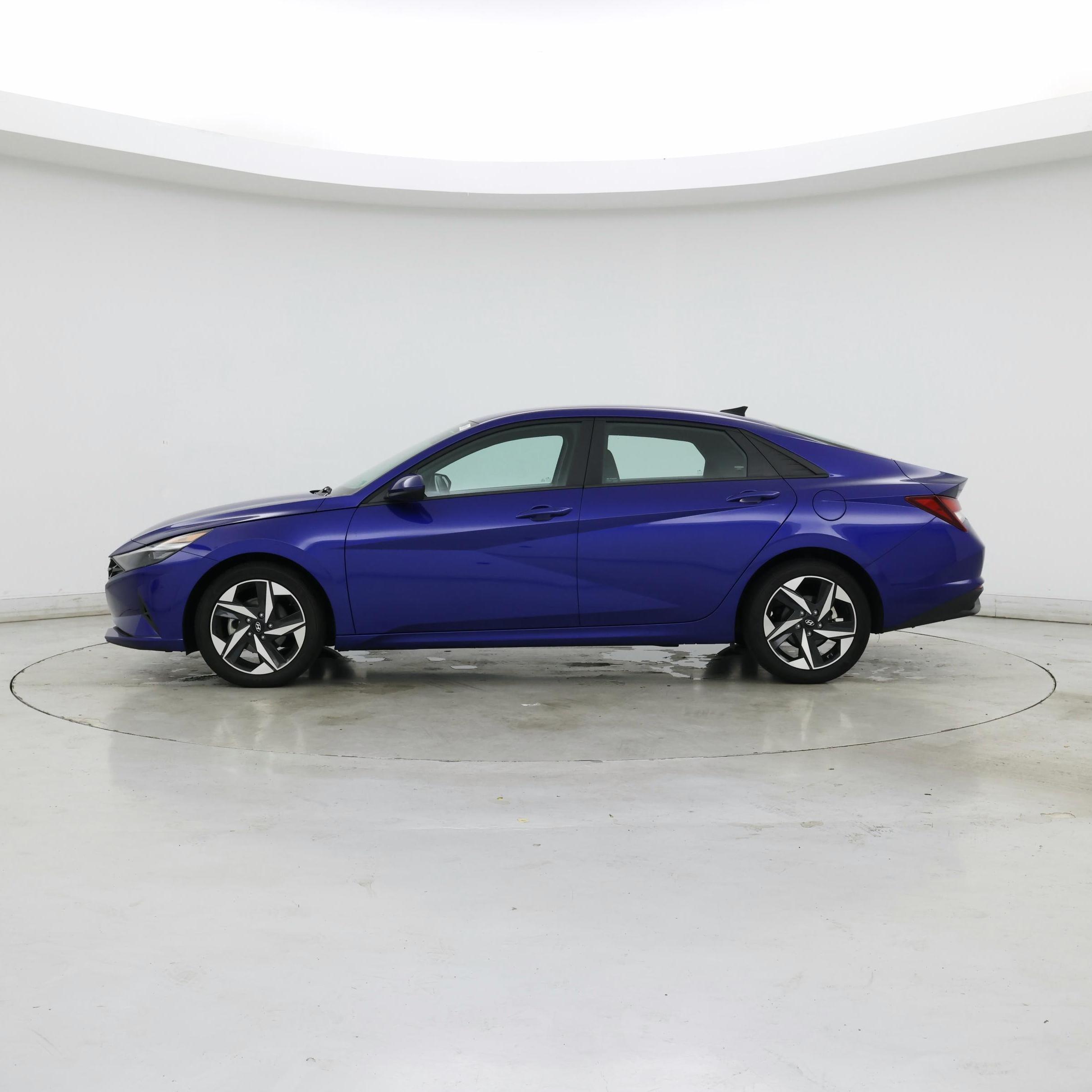 Thumbnail: 2023 Hyundai Elantra - 3