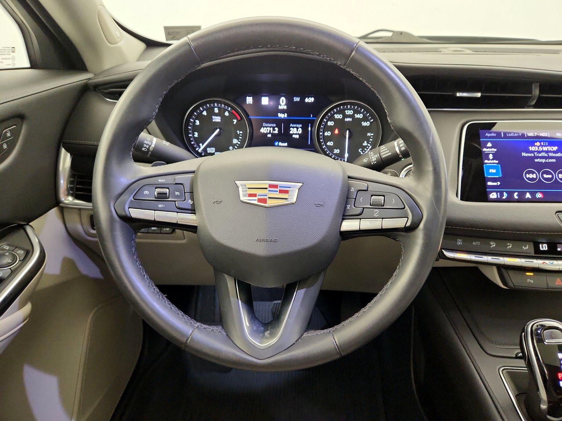 Thumbnail: 2020 Cadillac XT4 - 10