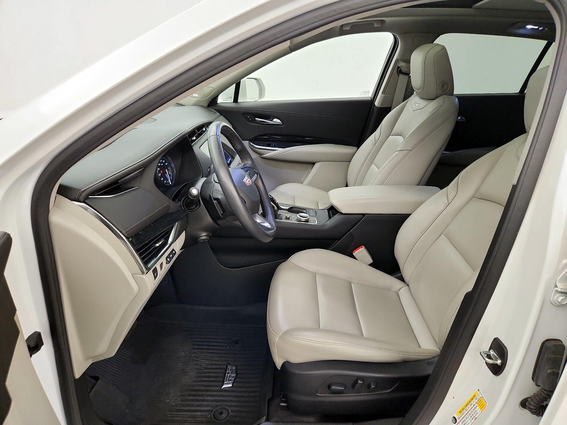 Thumbnail: 2020 Cadillac XT4 - 11