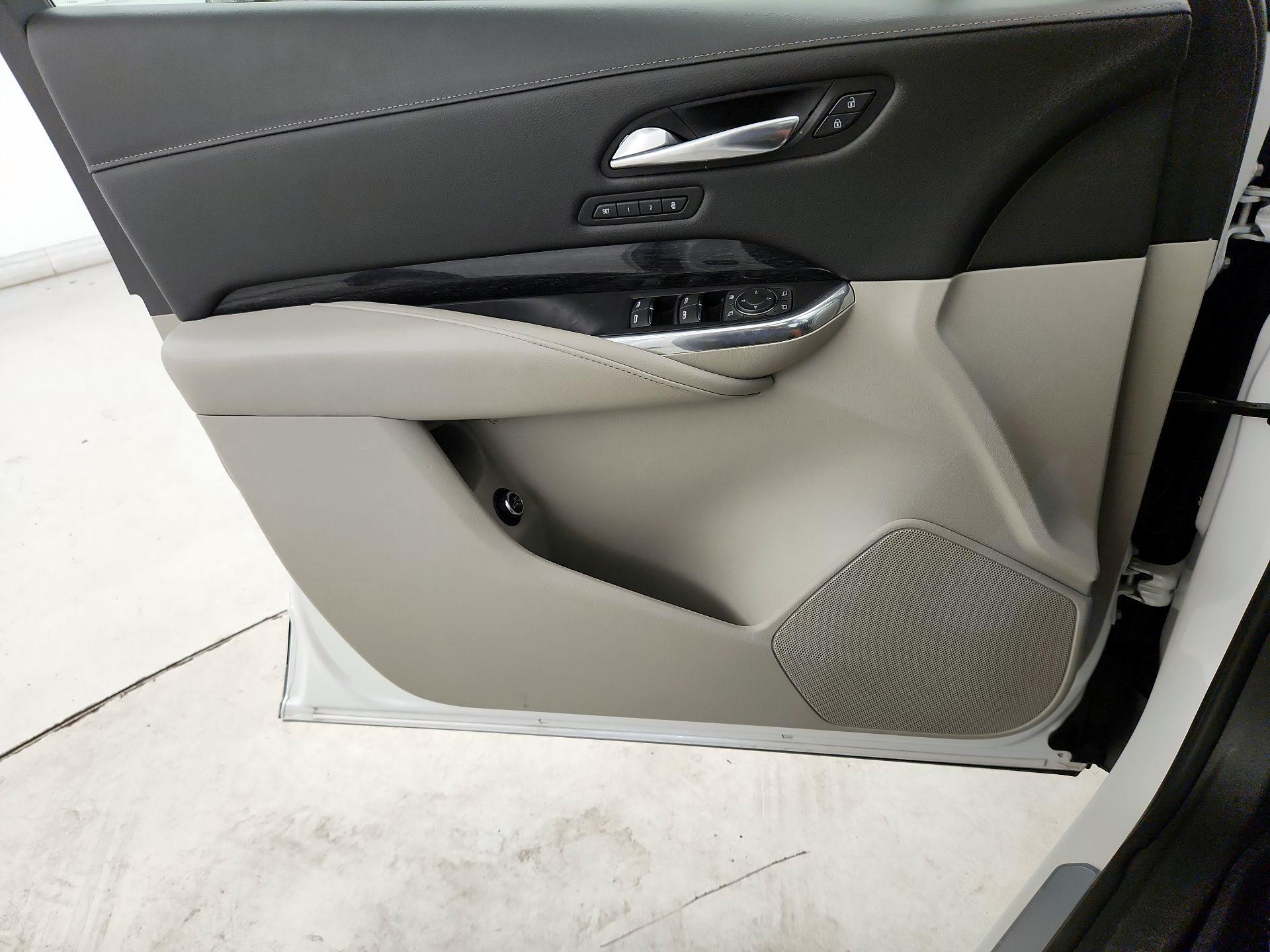 Thumbnail: 2020 Cadillac XT4 - 12