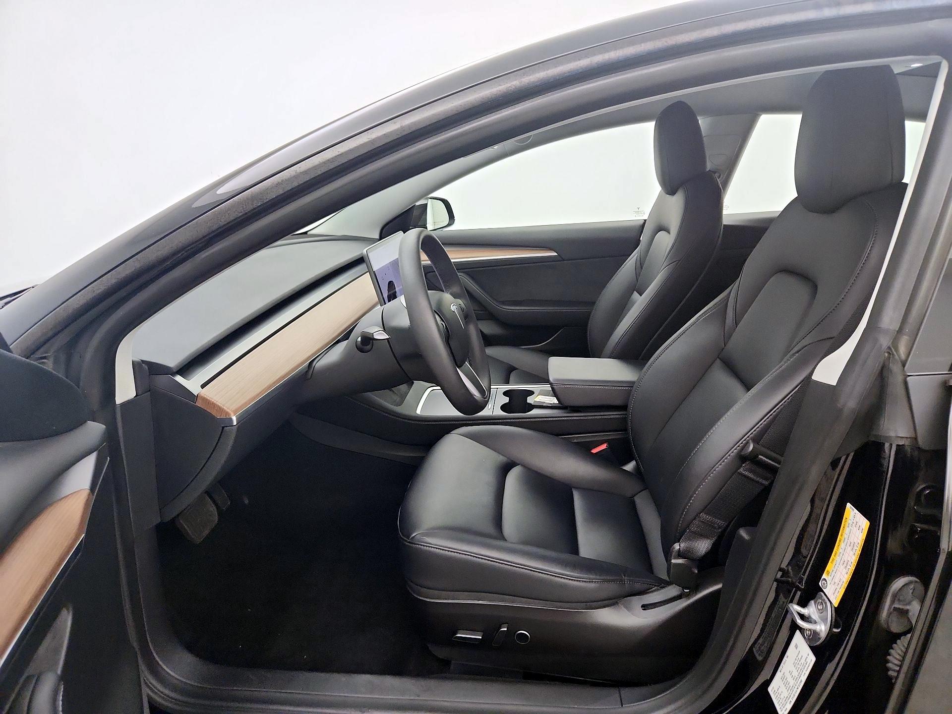 Thumbnail: 2022 Tesla Model 3 - 11