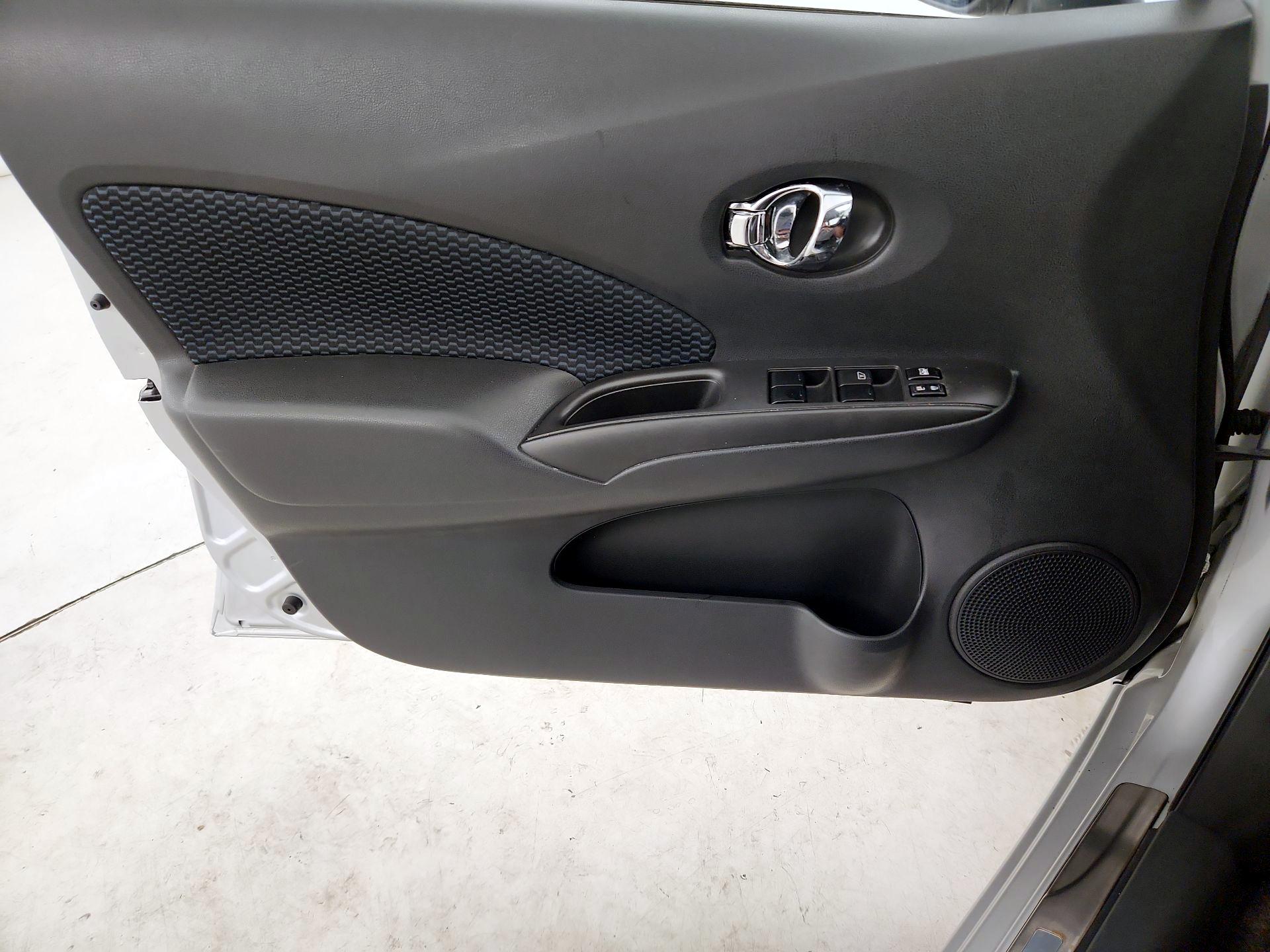 Thumbnail: 2015 Nissan Versa Note - 12