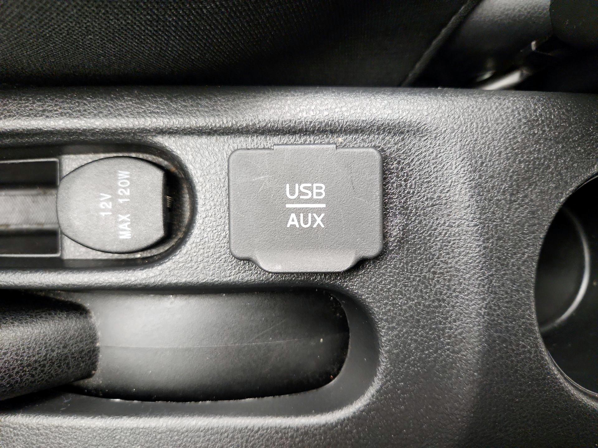 Thumbnail: 2015 Nissan Versa Note - 18