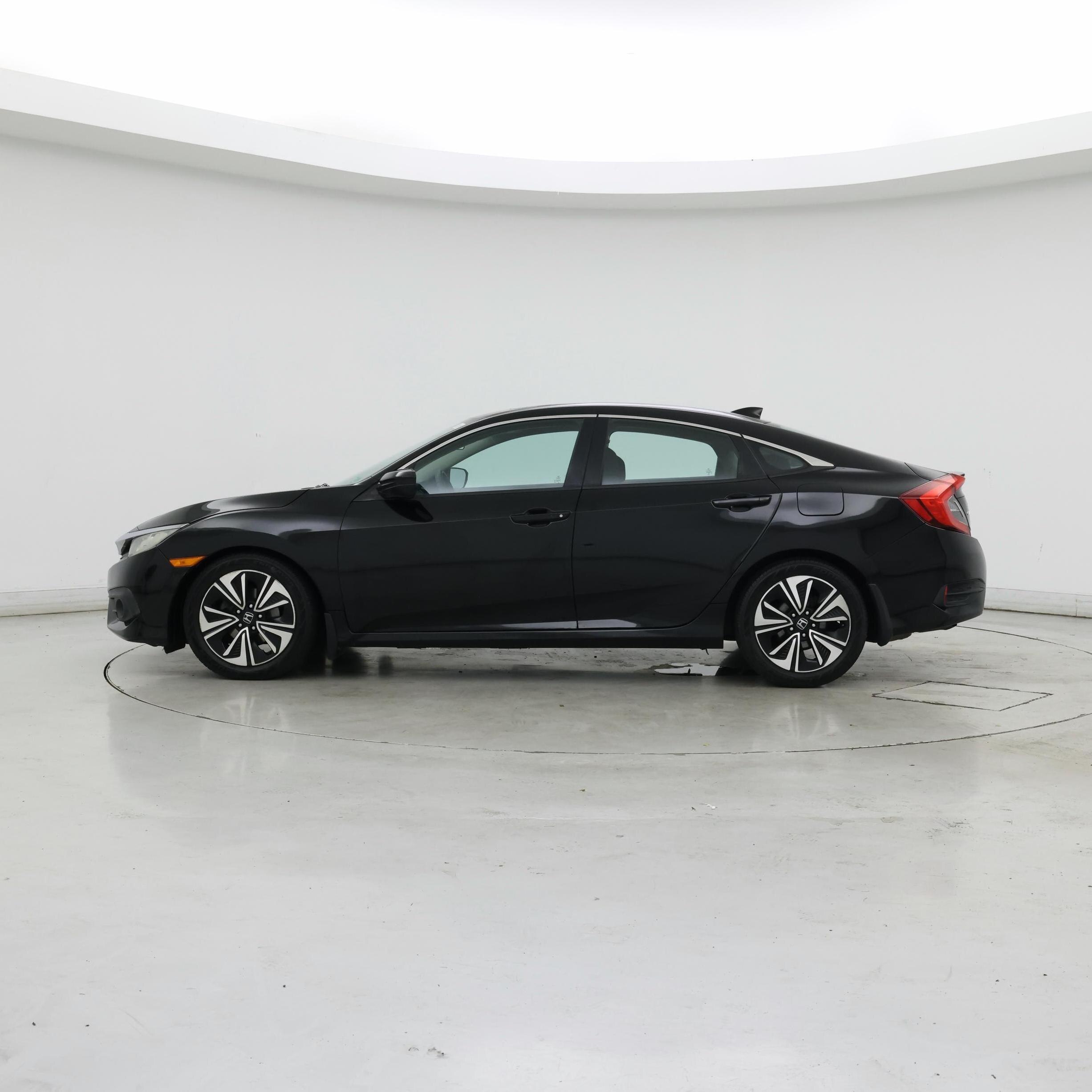 Thumbnail: 2016 Honda Civic - 3