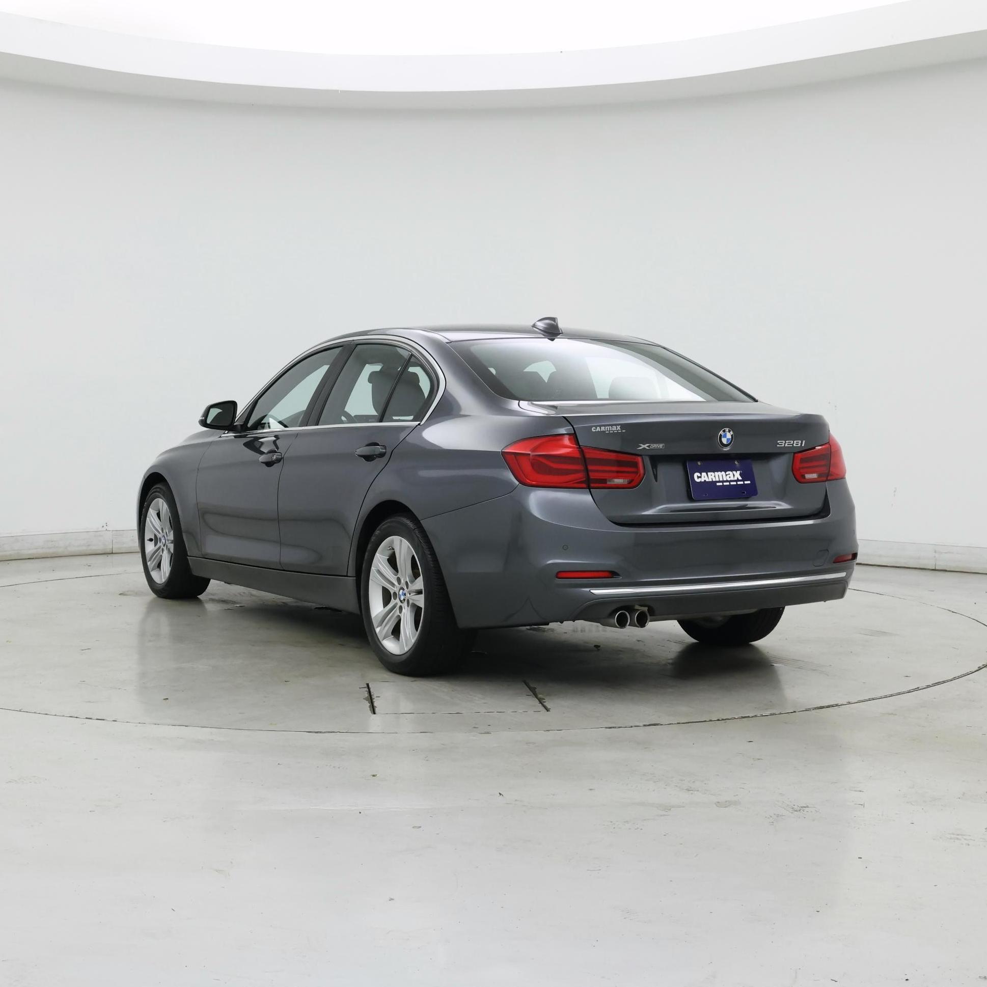 Thumbnail: 2016 BMW 3 Series - 2