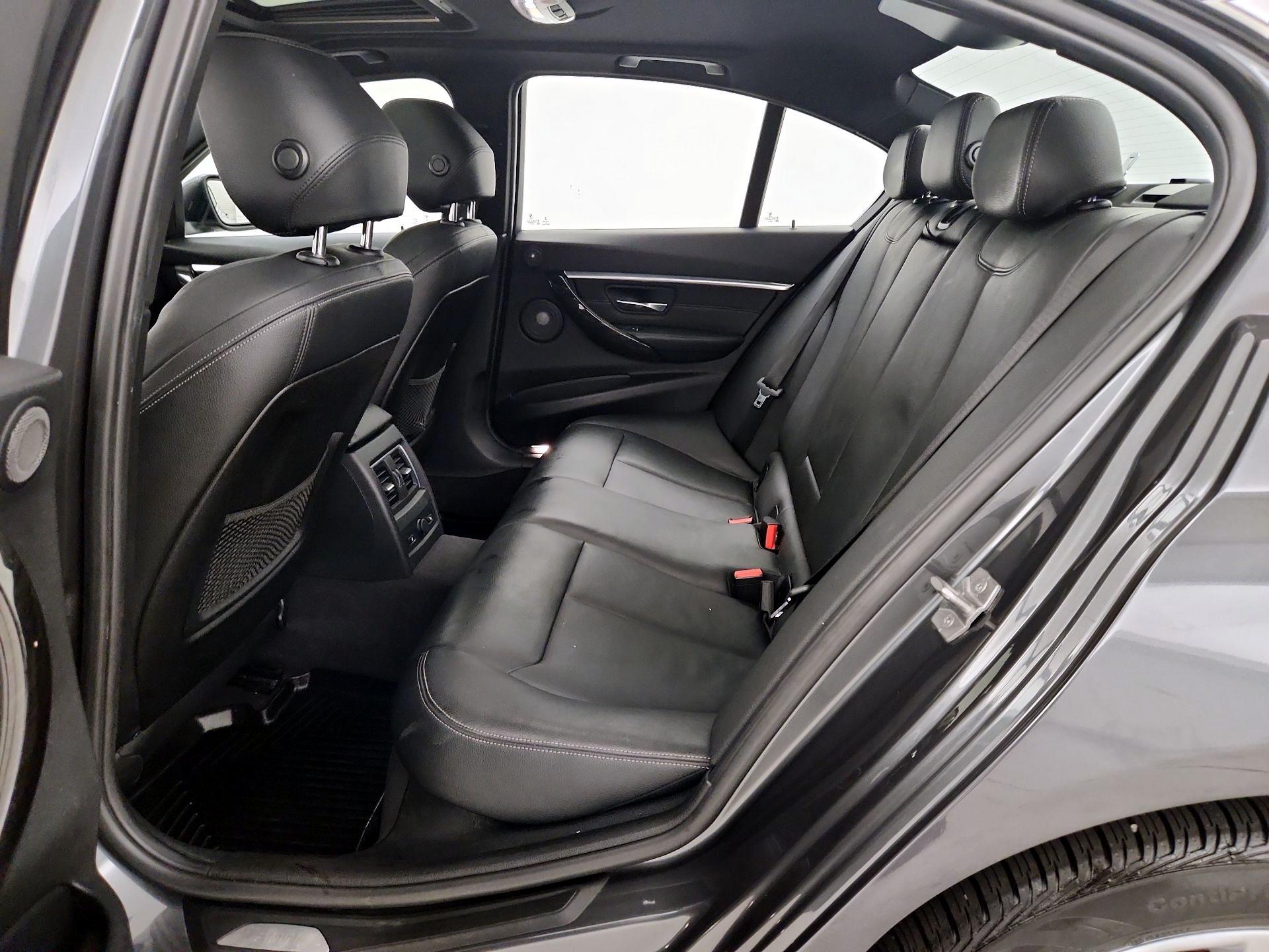 Thumbnail: 2016 BMW 3 Series - 20