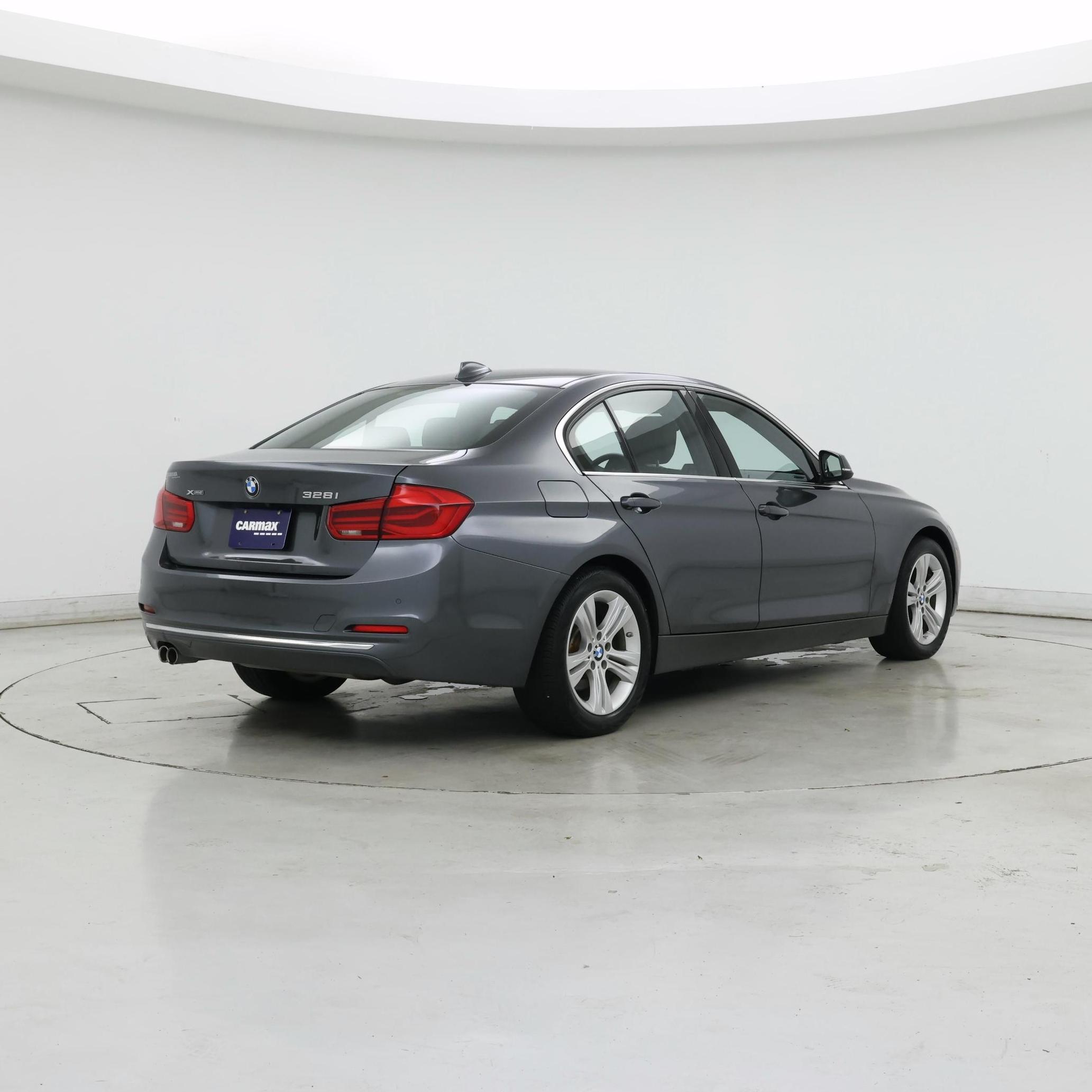 Thumbnail: 2016 BMW 3 Series - 8