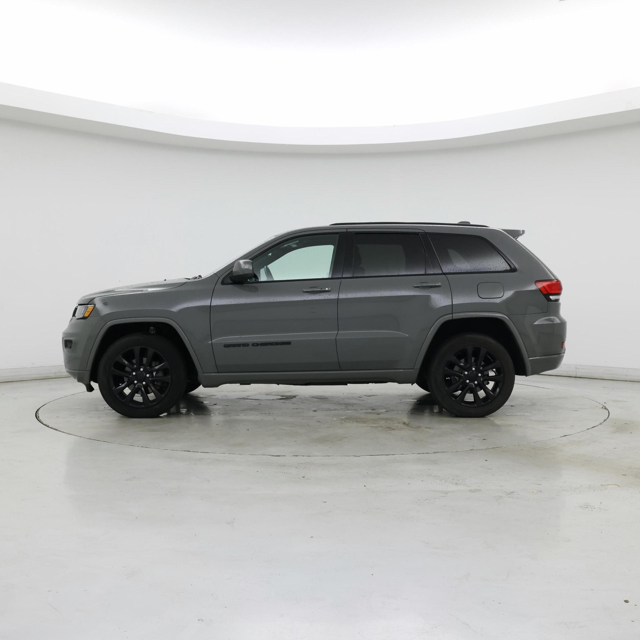 Thumbnail: 2020 Jeep Grand Cherokee - 3