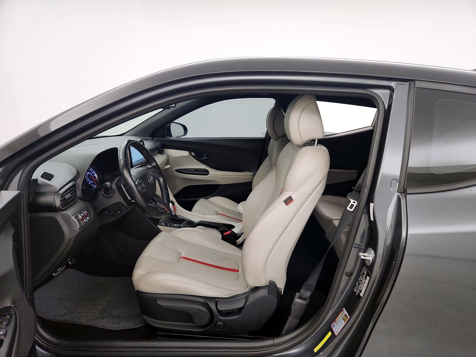 Thumbnail: 2019 Hyundai Veloster - 11