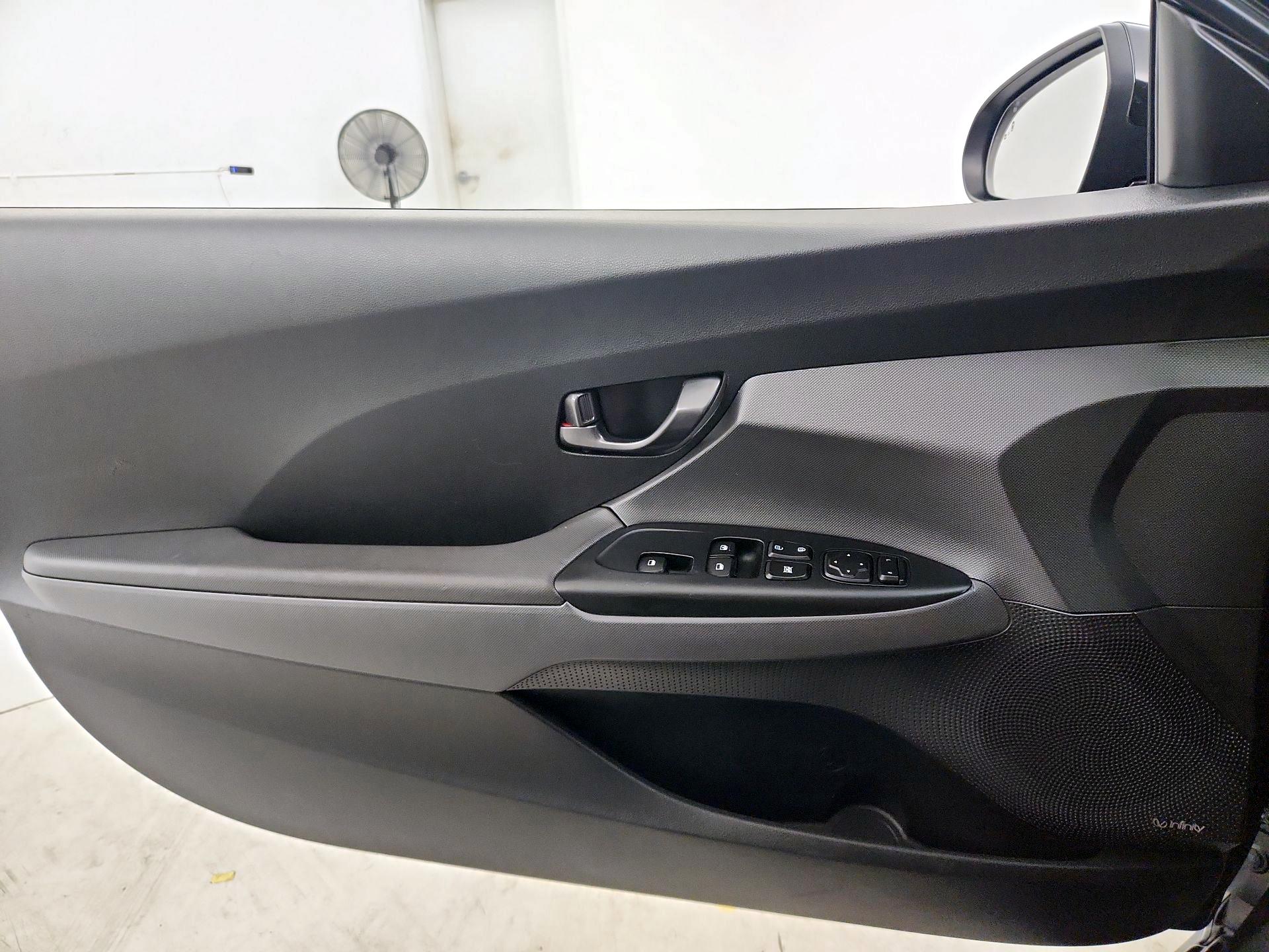 Thumbnail: 2019 Hyundai Veloster - 12