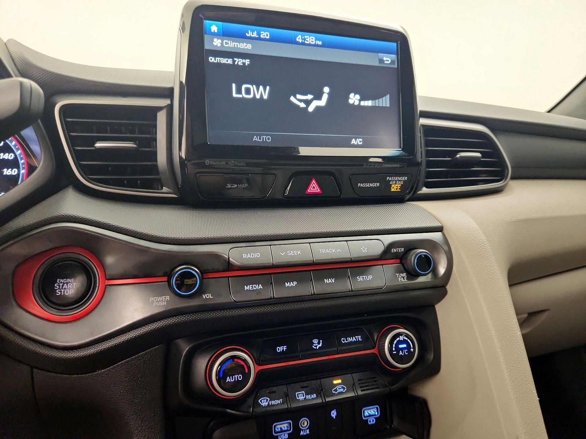 Thumbnail: 2019 Hyundai Veloster - 17