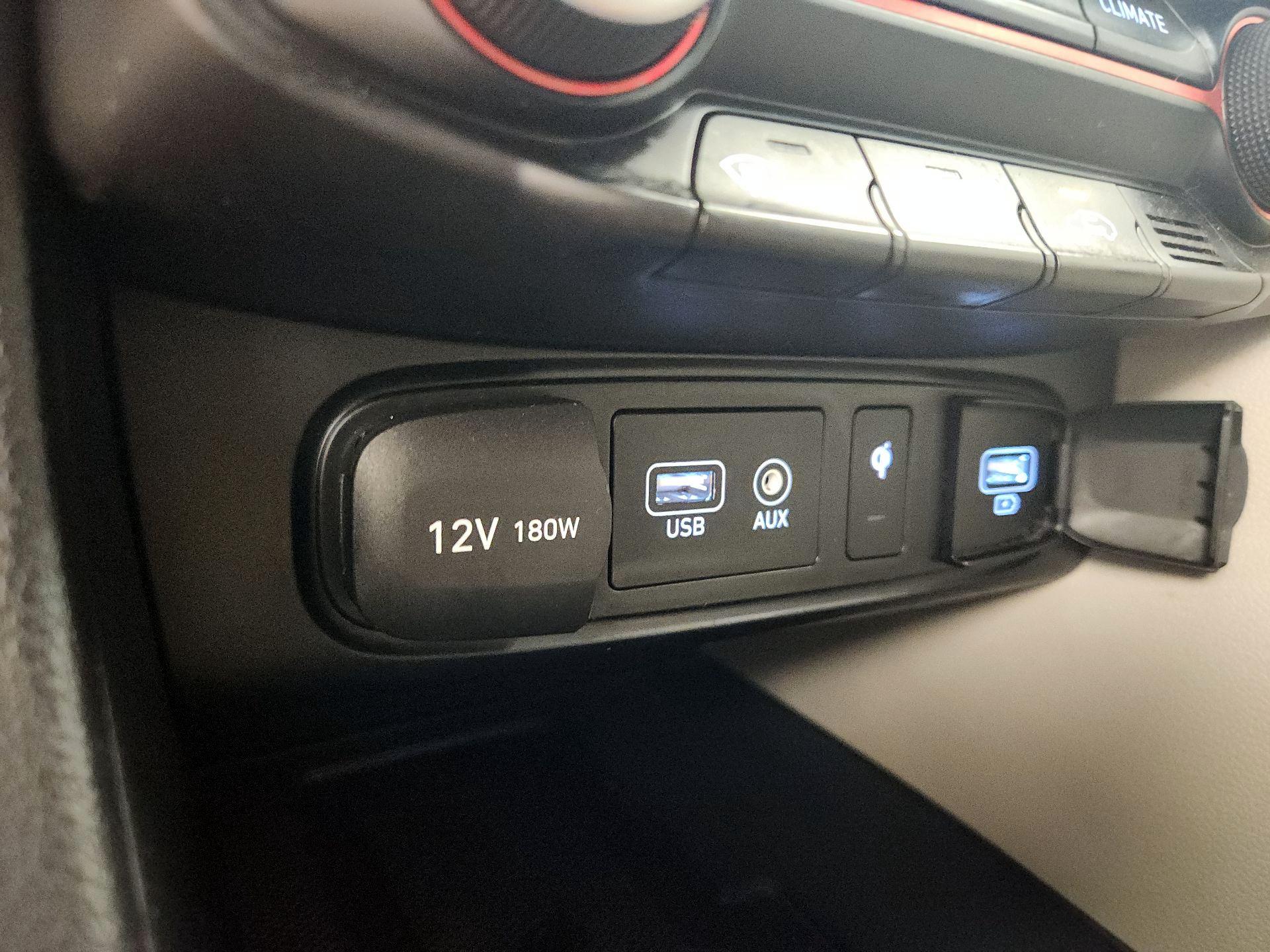 Thumbnail: 2019 Hyundai Veloster - 19