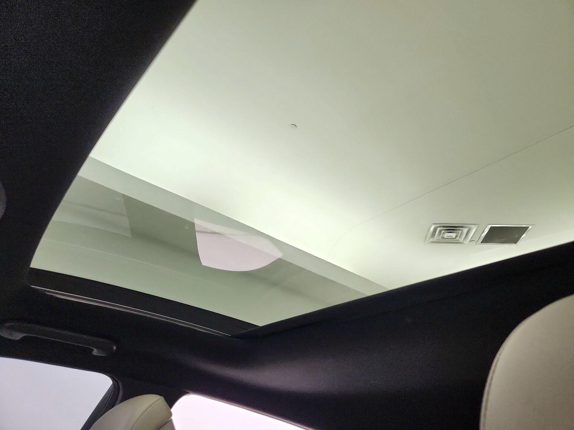 Thumbnail: 2019 Hyundai Veloster - 20