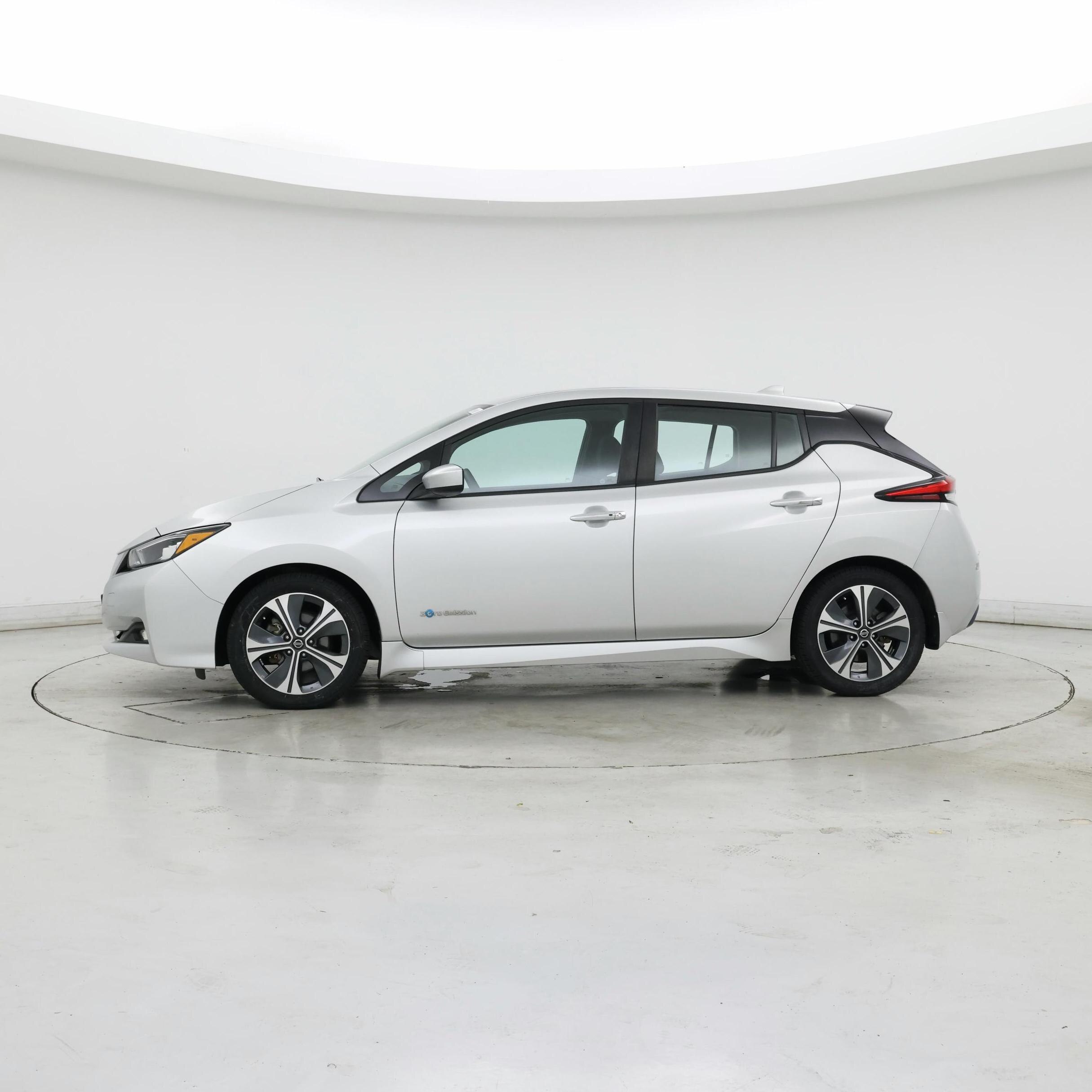 Thumbnail: 2018 Nissan Leaf - 3