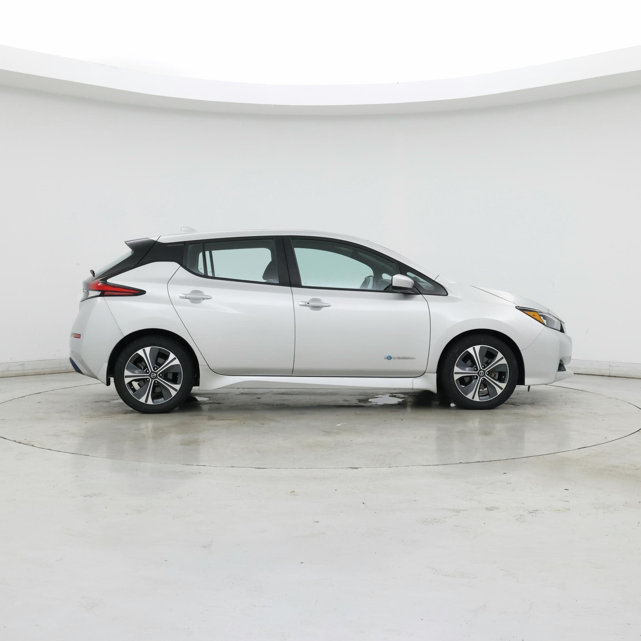 Thumbnail: 2018 Nissan Leaf - 7