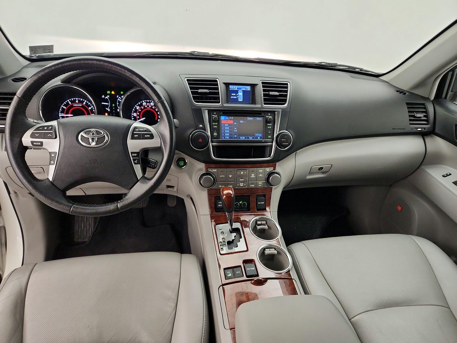 Thumbnail: 2013 Toyota Highlander - 9