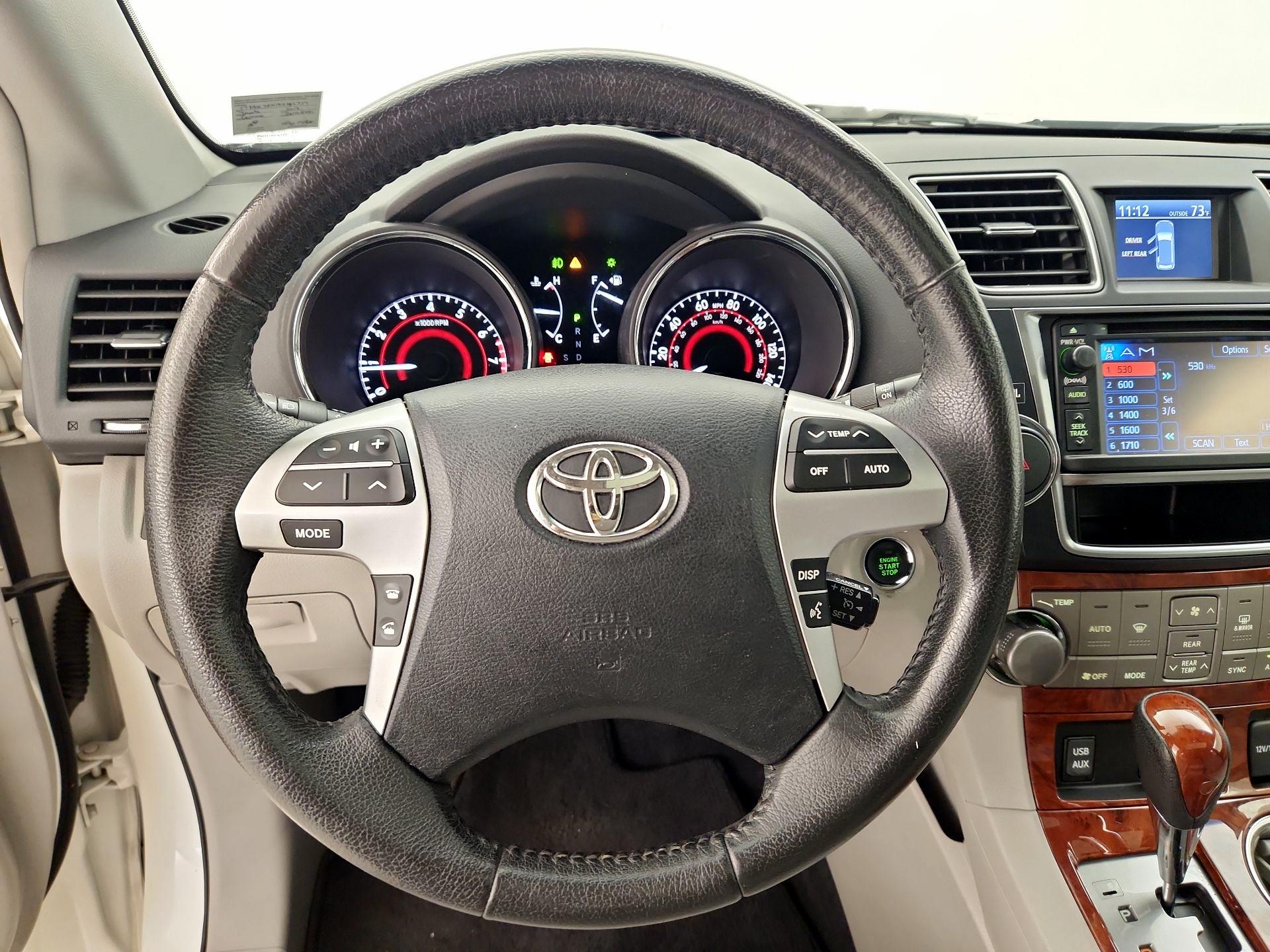 Thumbnail: 2013 Toyota Highlander - 10