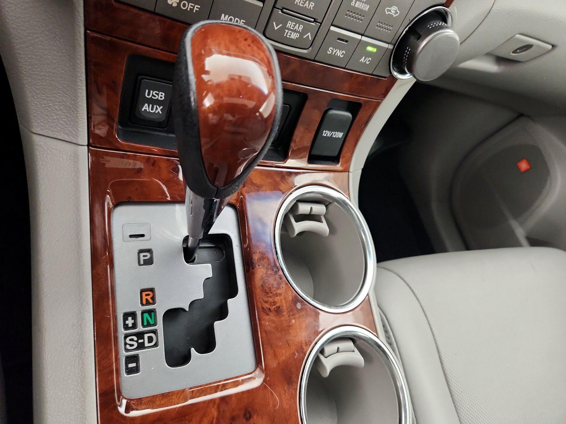 Thumbnail: 2013 Toyota Highlander - 17