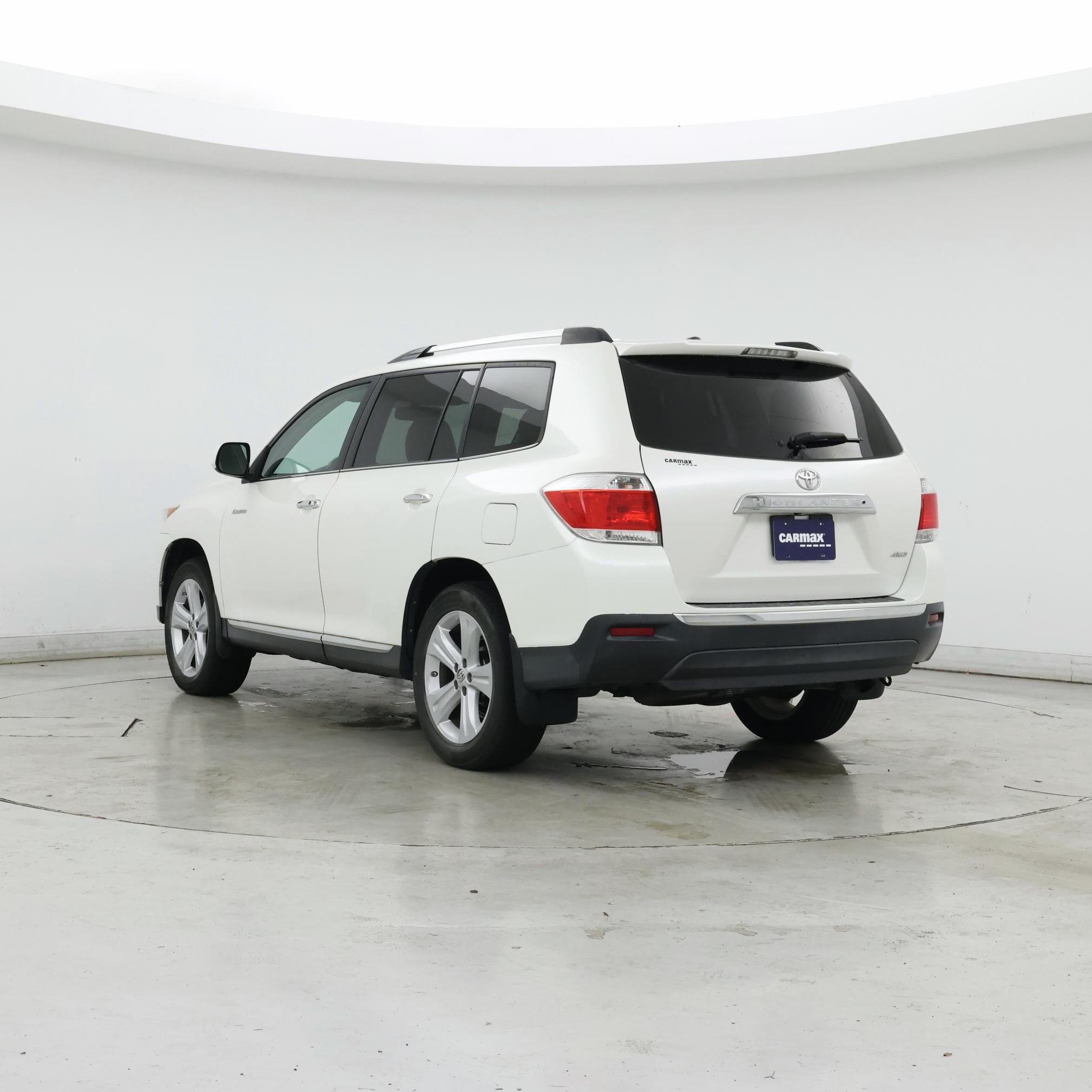 Thumbnail: 2013 Toyota Highlander - 2